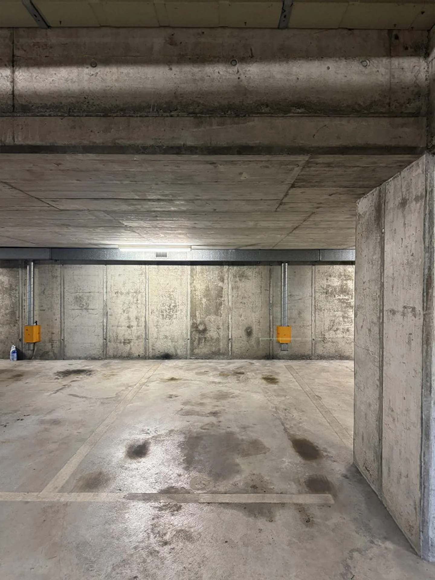 Einstellplätze an der Hardeggstrasse 17-23 zu Vermieten - Foto 3 von 3