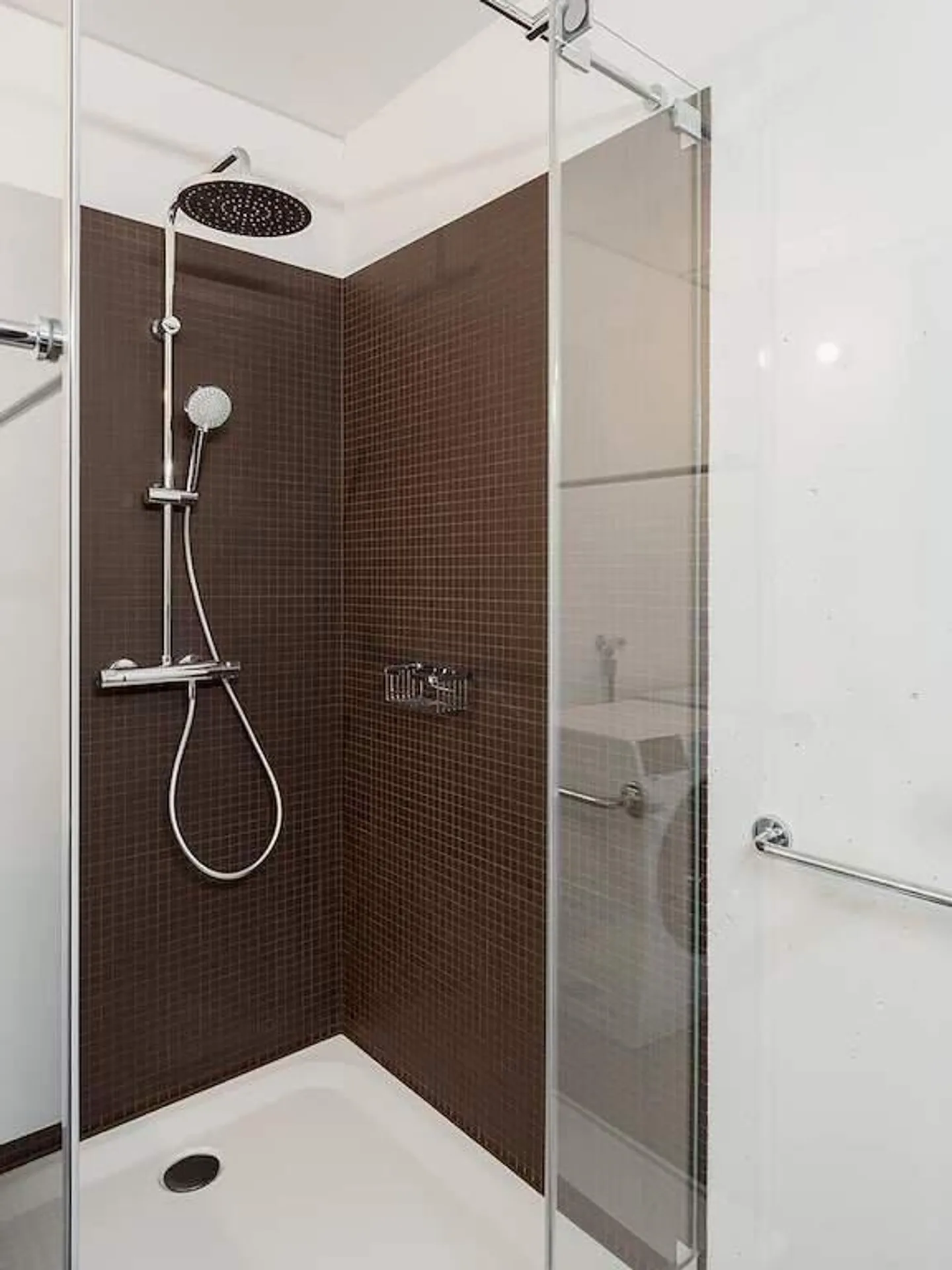 Modernes Apartment in lebhafter Lage - Foto 4 von 6