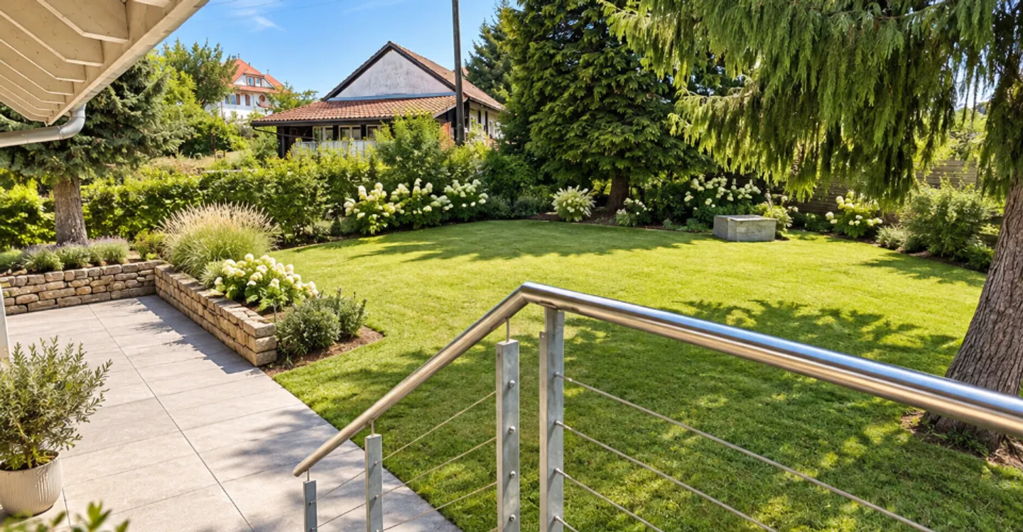 Charming Multi-Family Home - Photo 4 of 5