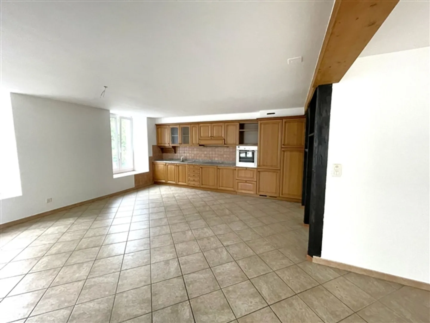 "Sonvilier, magnificent 5.5-room apartment on the 1st floor" - Photo 3 of 8