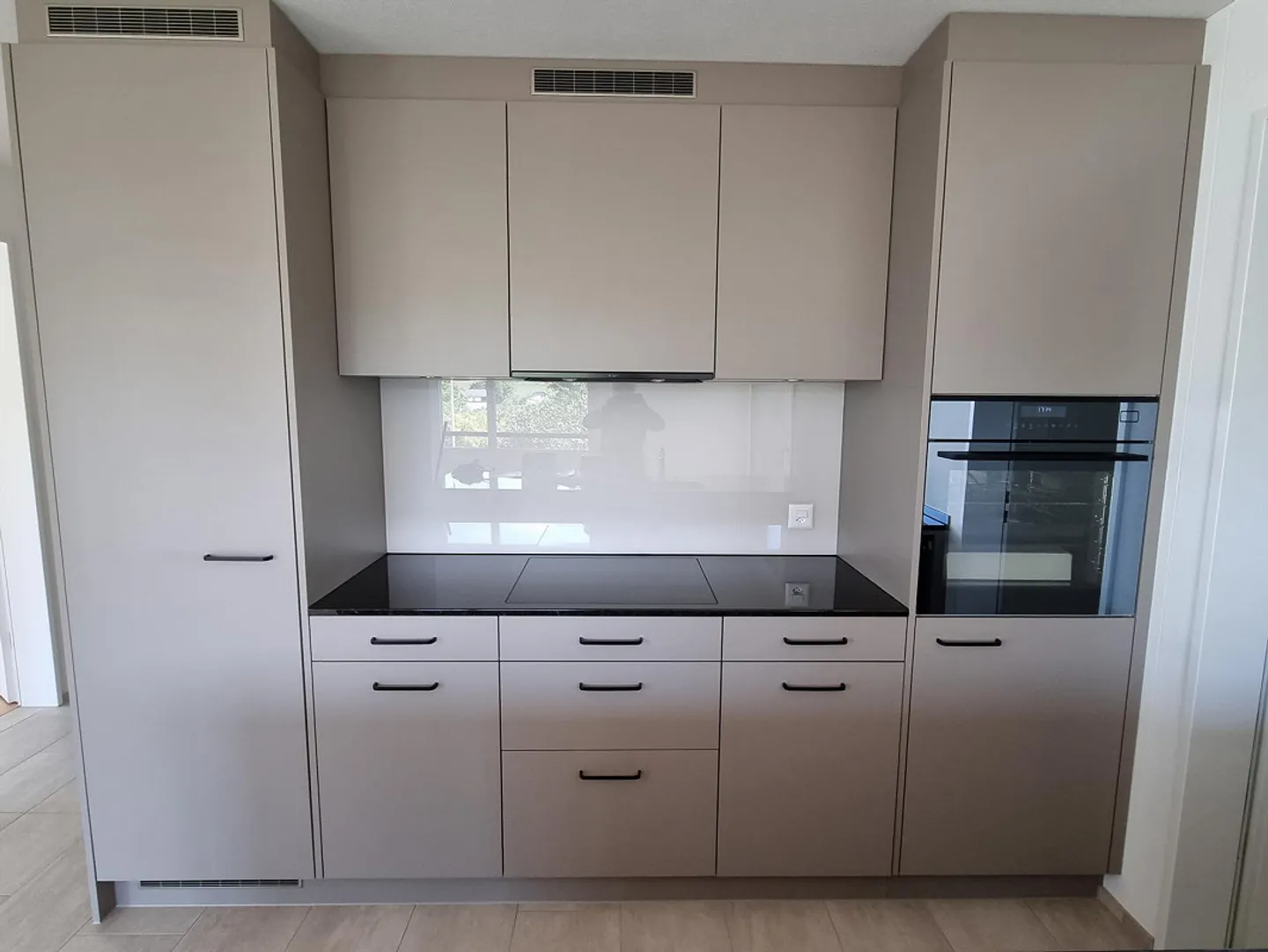 Appartement moderne, lumineux et spacieux de 3,5 pièces à Ebikon - Photo 1 sur 8