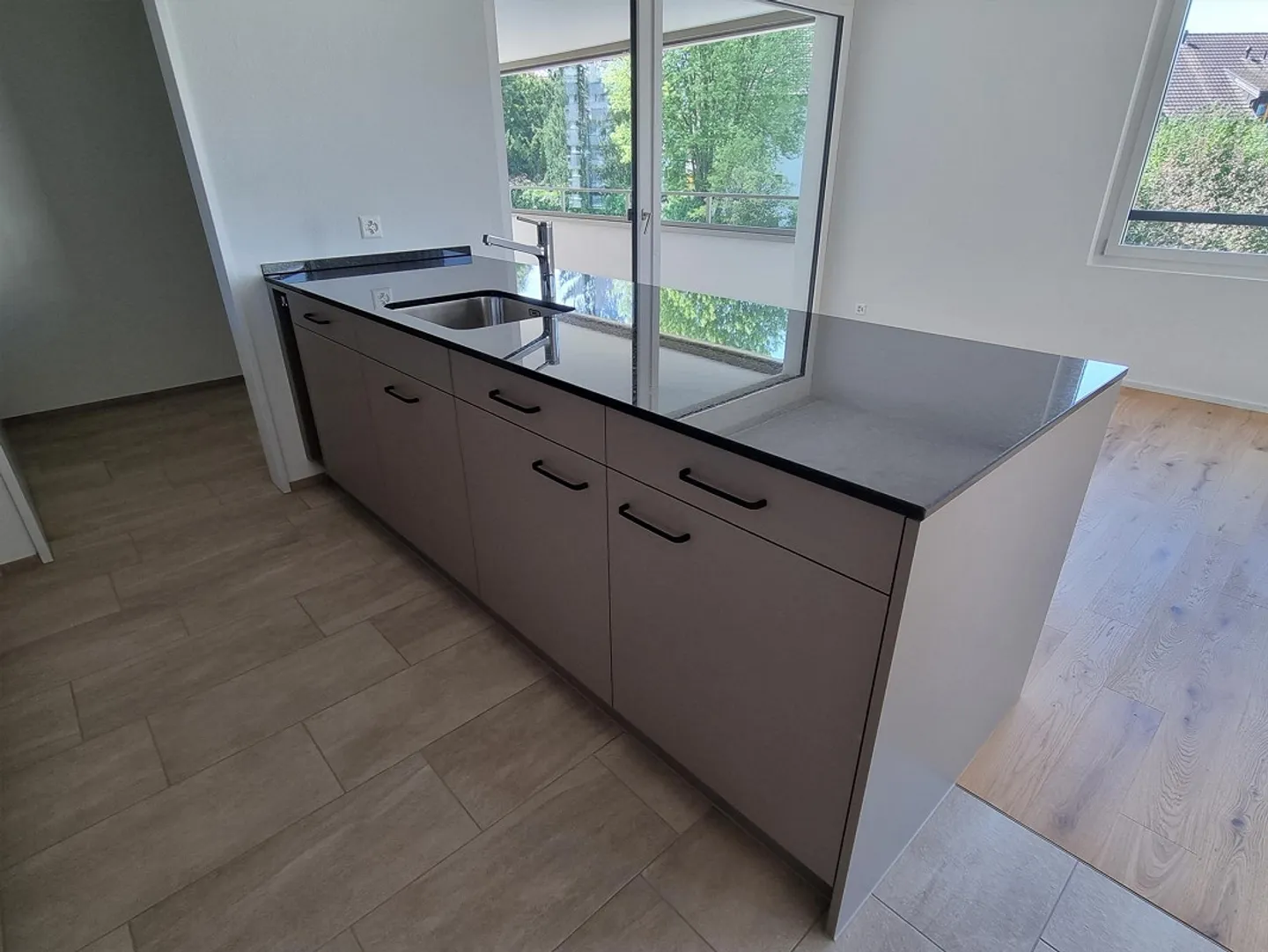 Appartement moderne, lumineux et spacieux de 3,5 pièces à Ebikon - Photo 2 sur 8