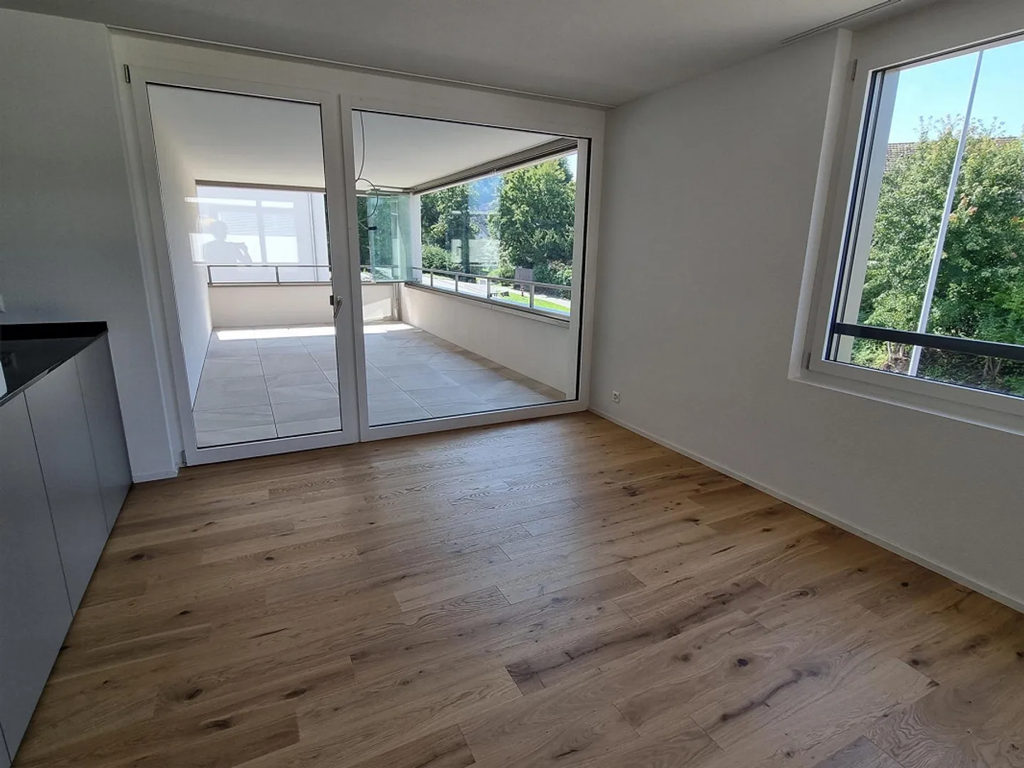 Appartement moderne, lumineux et spacieux de 3,5 pièces à Ebikon - Photo 3 sur 8