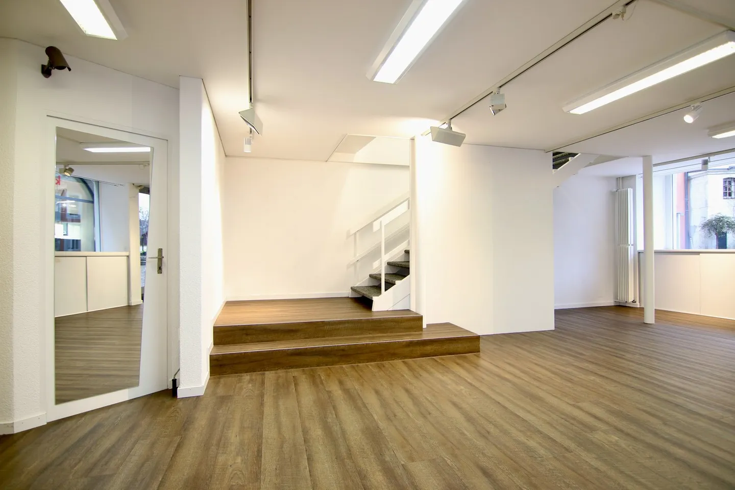 Retail space on two floors in the heart of the old town of Solothurn for rent - Photo 3 of 6