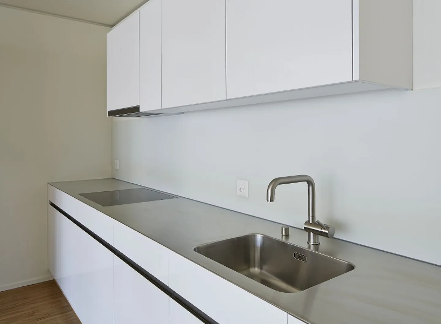 Appartement 1,5 pièces à proximité immédiate des Prime Towers - Photo 2 sur 4