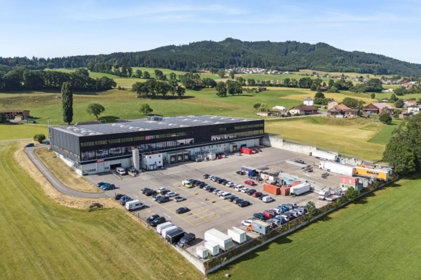«Halle industrielle à louer – accès immédiat autoroute de Rossens» - Photo 2 sur 2