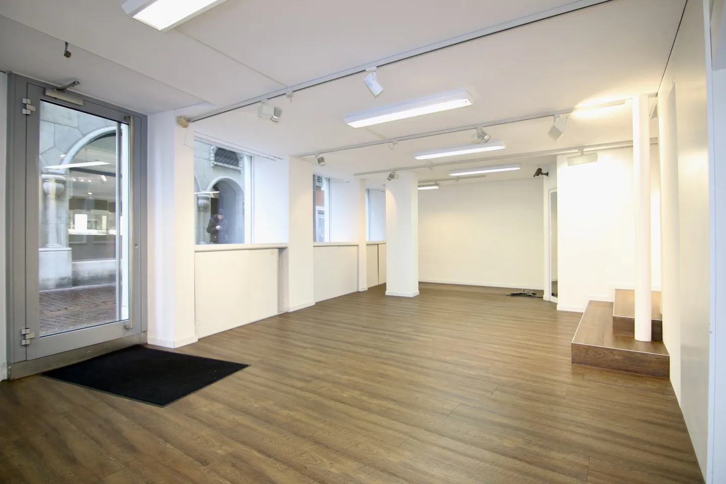 Retail space on two floors in the heart of the old town of Solothurn for rent - Photo 2 of 6