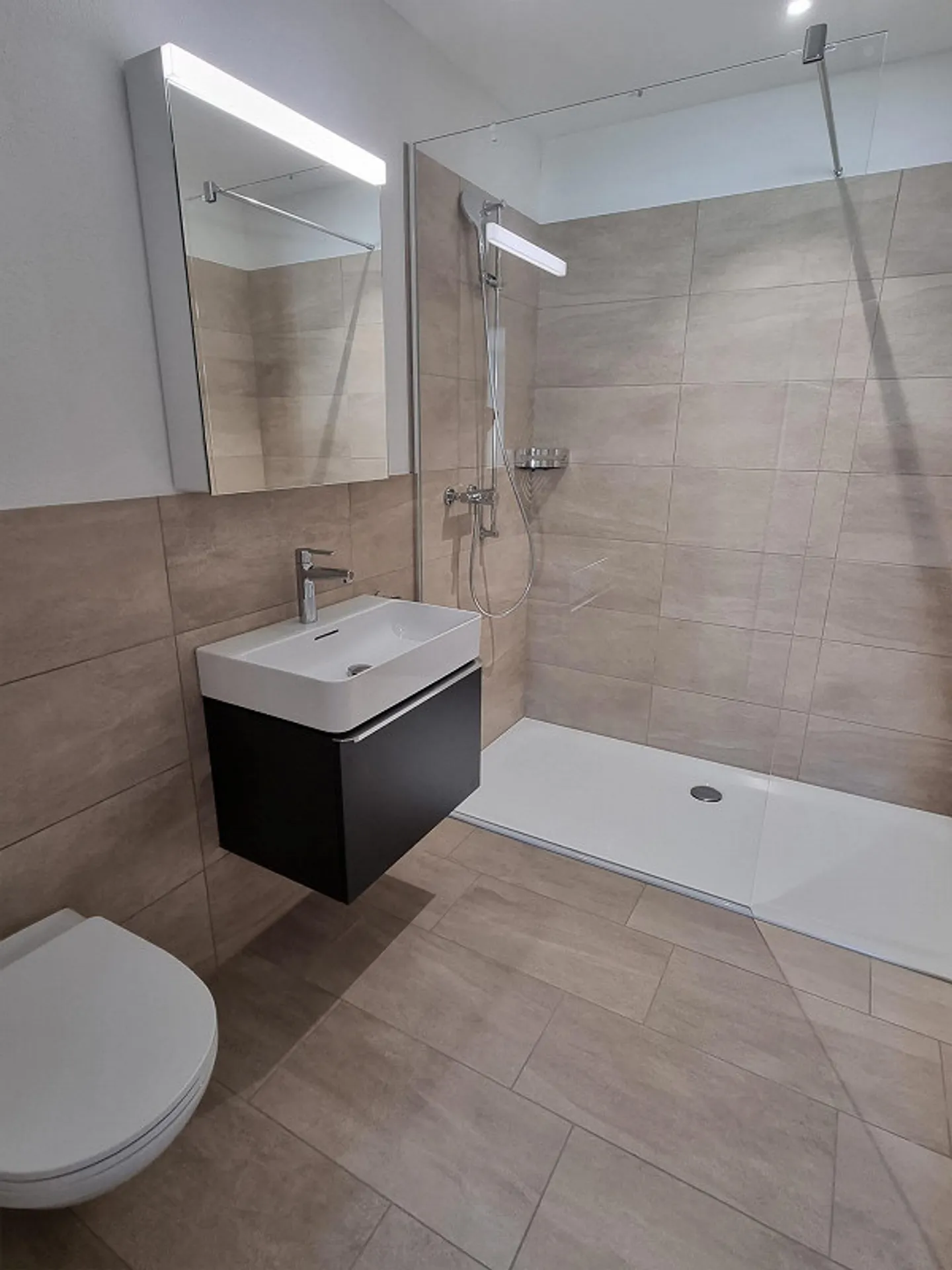 Appartement moderne, lumineux et spacieux de 3,5 pièces à Ebikon - Photo 5 sur 8