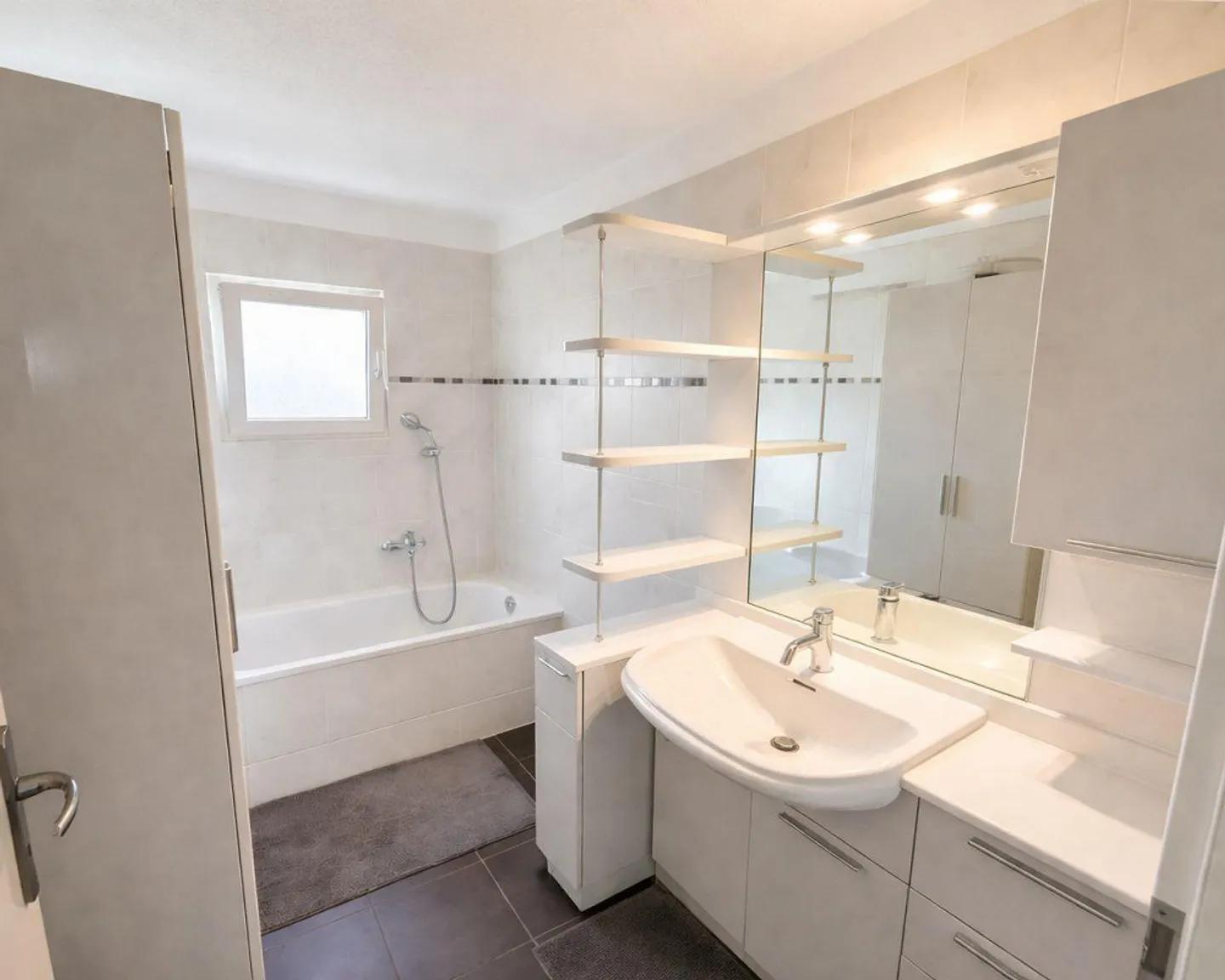 Exclusive 4.5-room apartment - Also suitable as a second residence - Photo 5 of 9