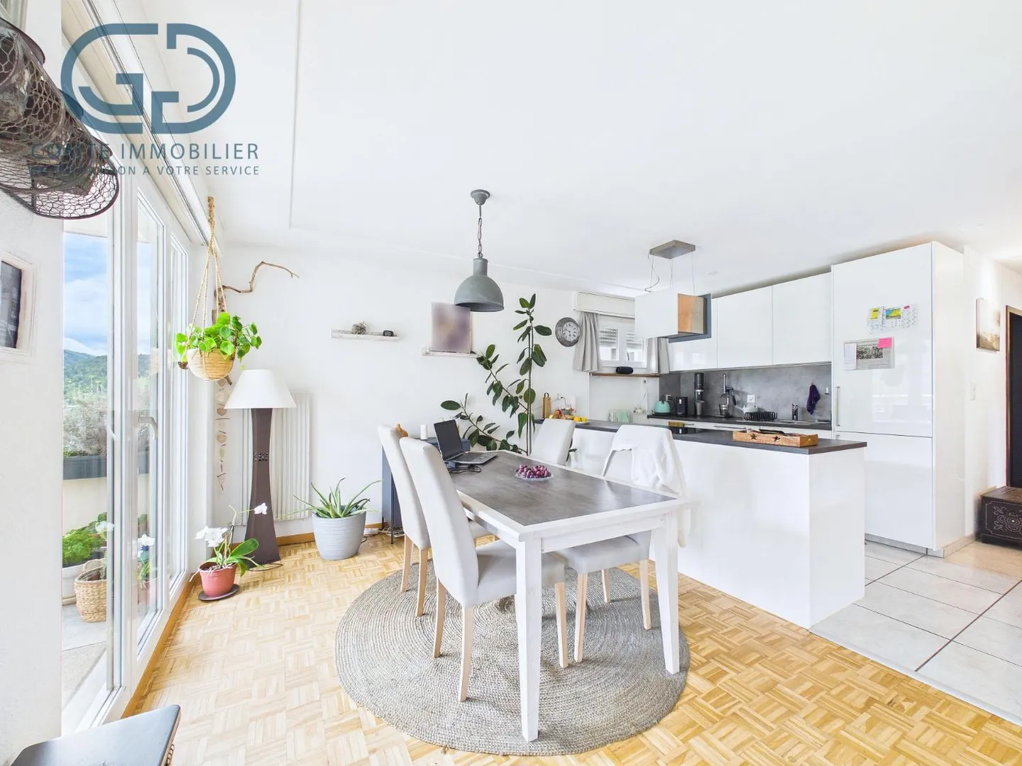 Renovated 3.5-room apartment - Photo 3 of 10
