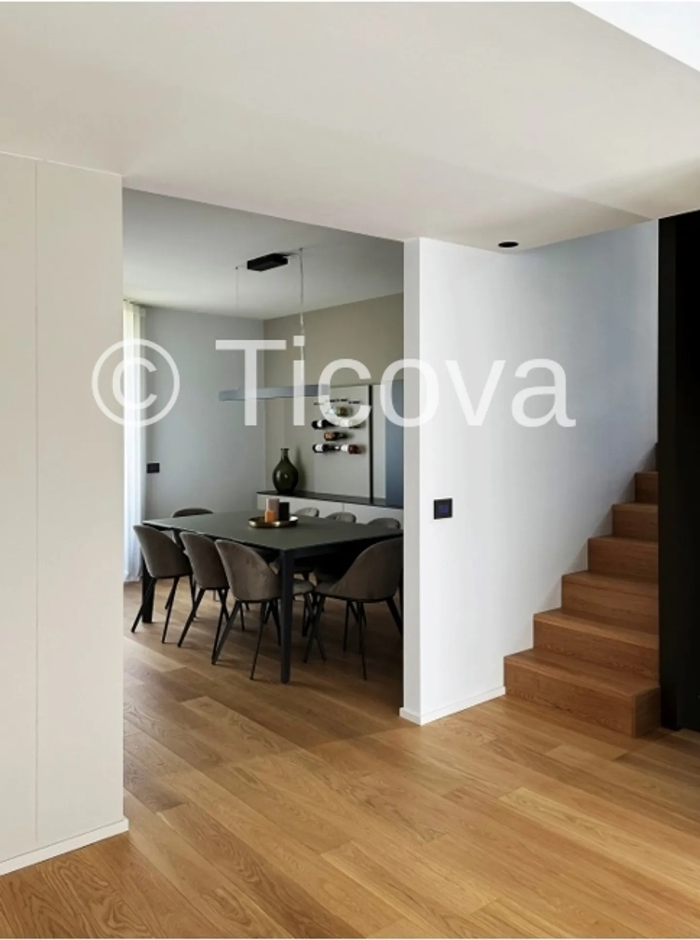 Luxury Duplex Attic - Photo 2 of 19