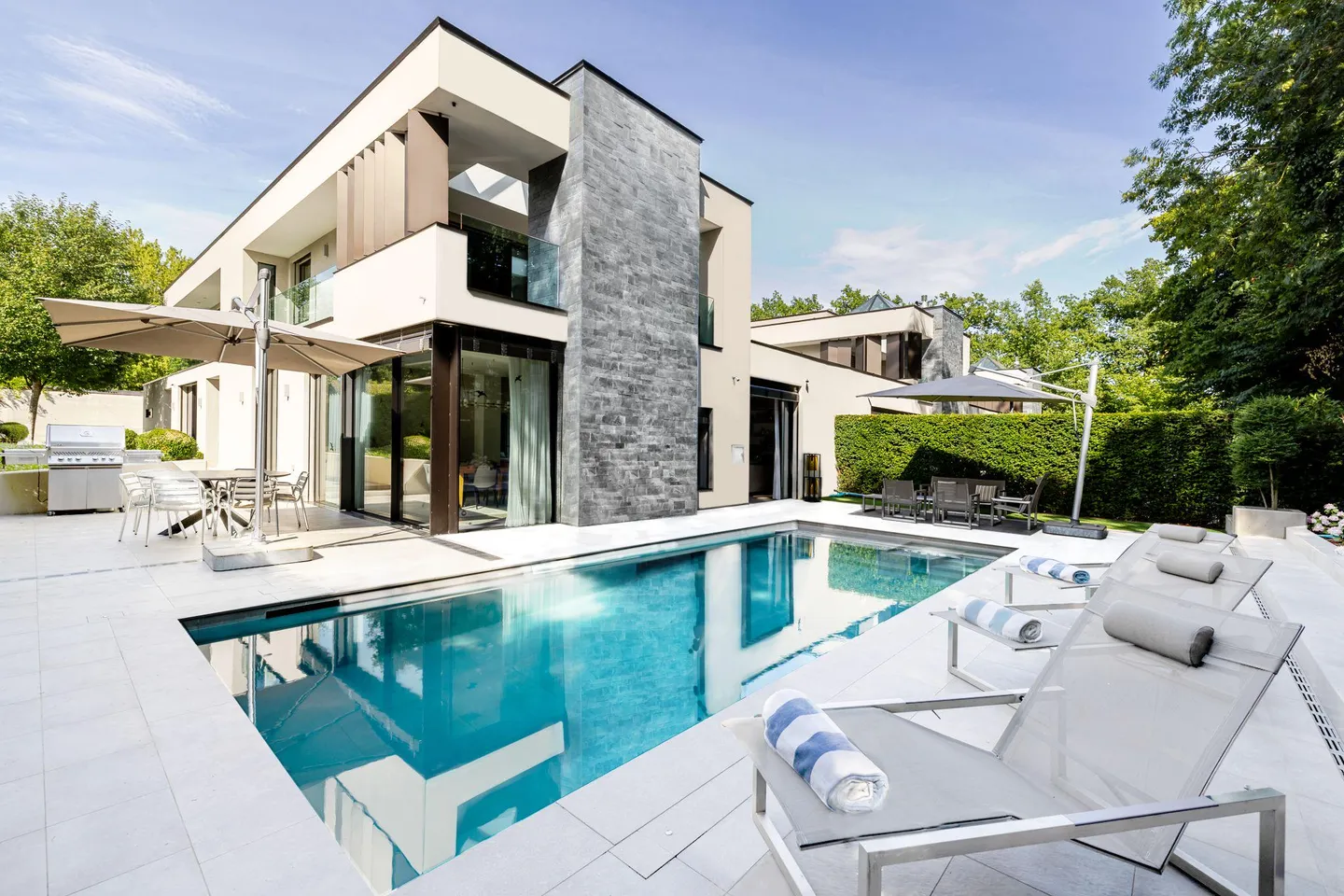 Luxusvilla in Conches - Foto 2 von 7