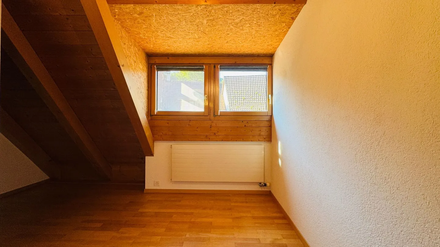 Bright 3.5-room maisonette apartment on two floors with 2 bathrooms and parking space - Photo 5 of 6