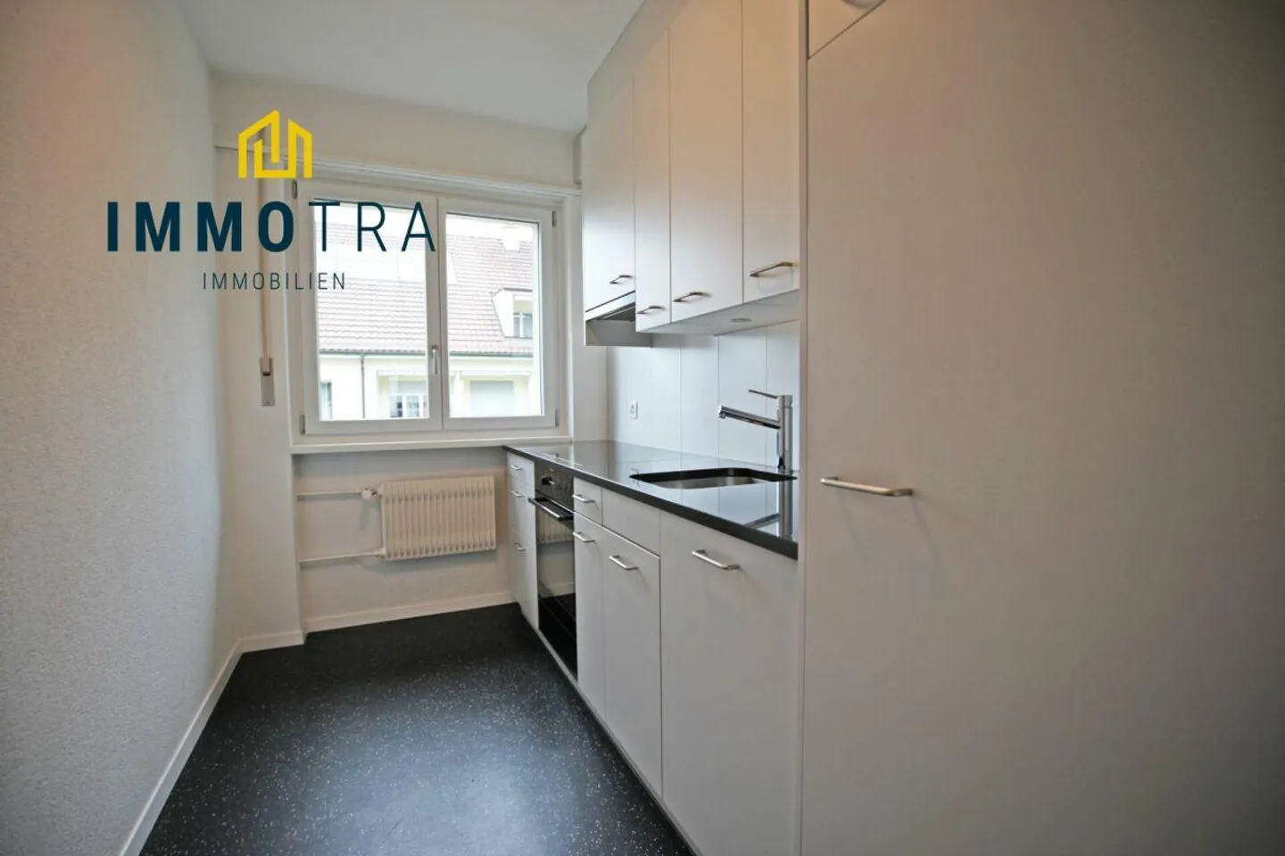 Charmante Dachwohnung in Niederscherli - Foto 1 von 8