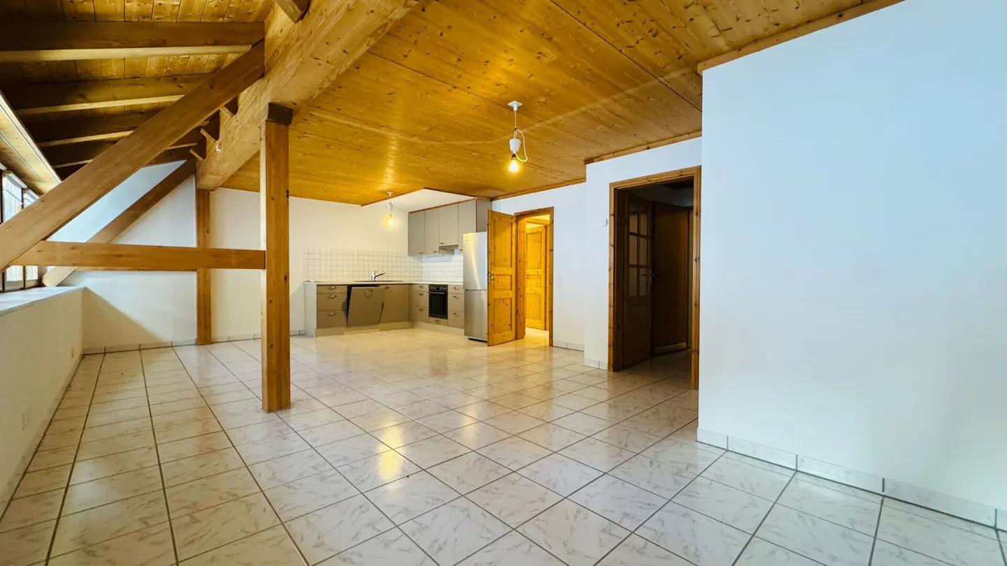 Bright 3.5-room maisonette apartment on two floors with 2 bathrooms and parking space - Photo 6 of 6