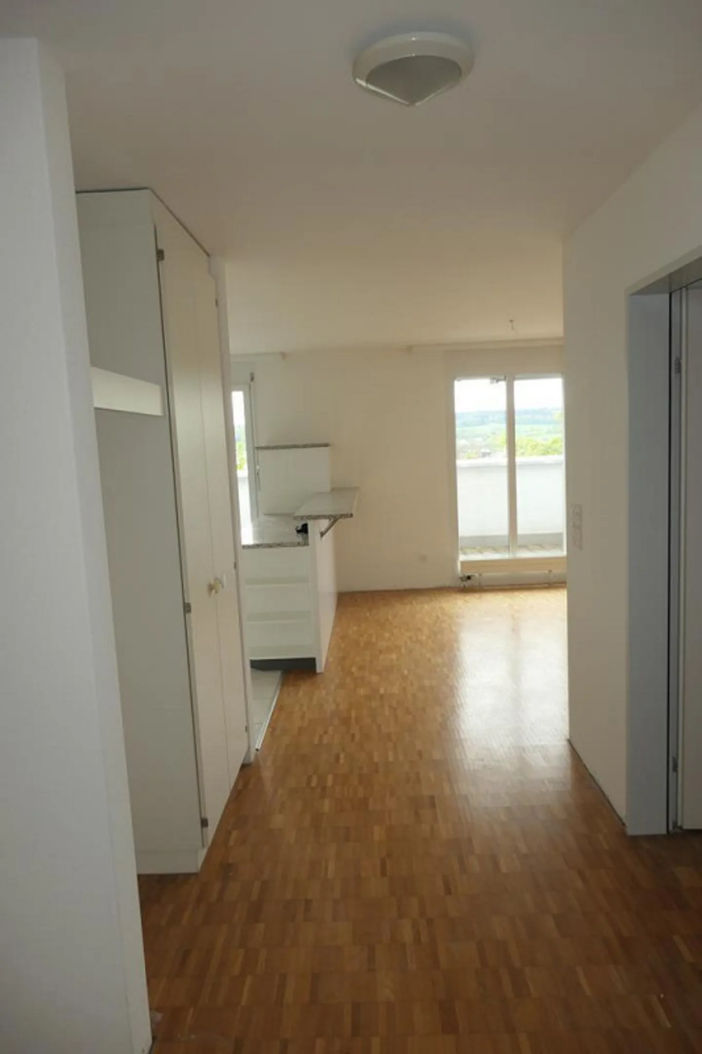Apartment in a Quiet Area - Photo 2 of 10