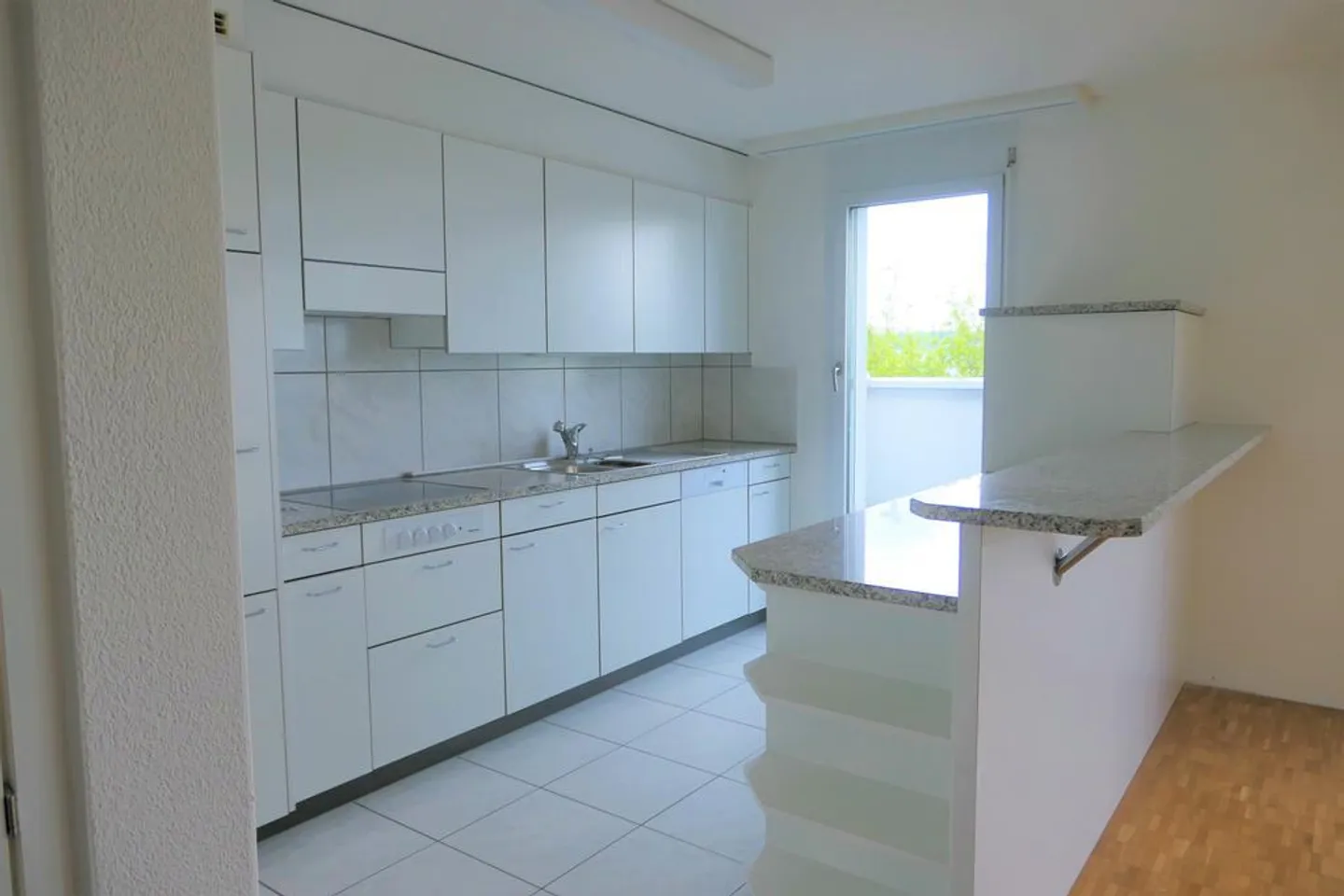 Apartment in a Quiet Area - Photo 3 of 10