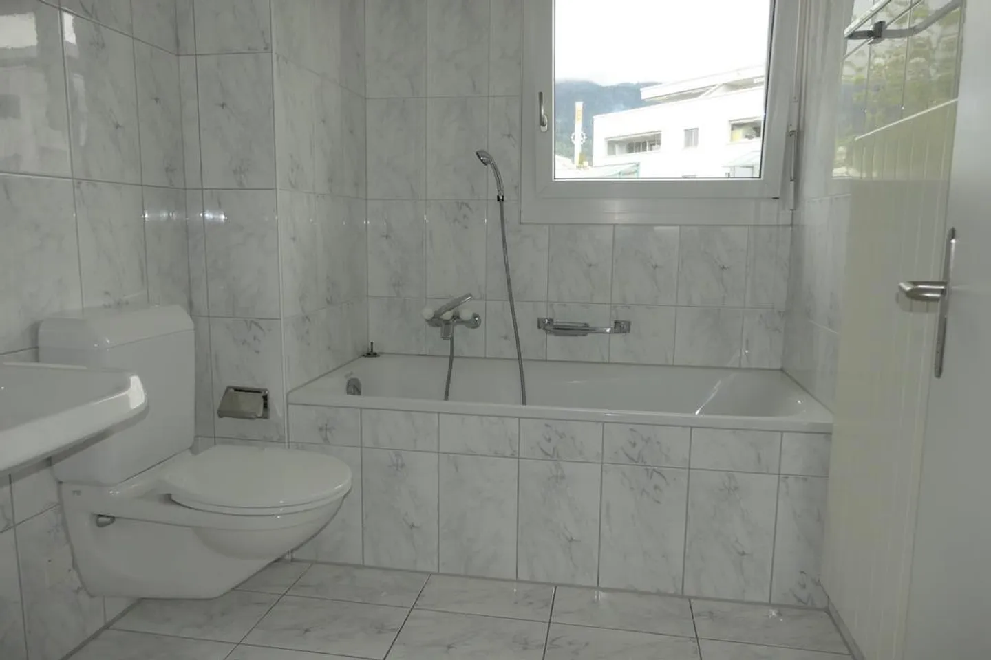 Apartment in a Quiet Area - Photo 8 of 10
