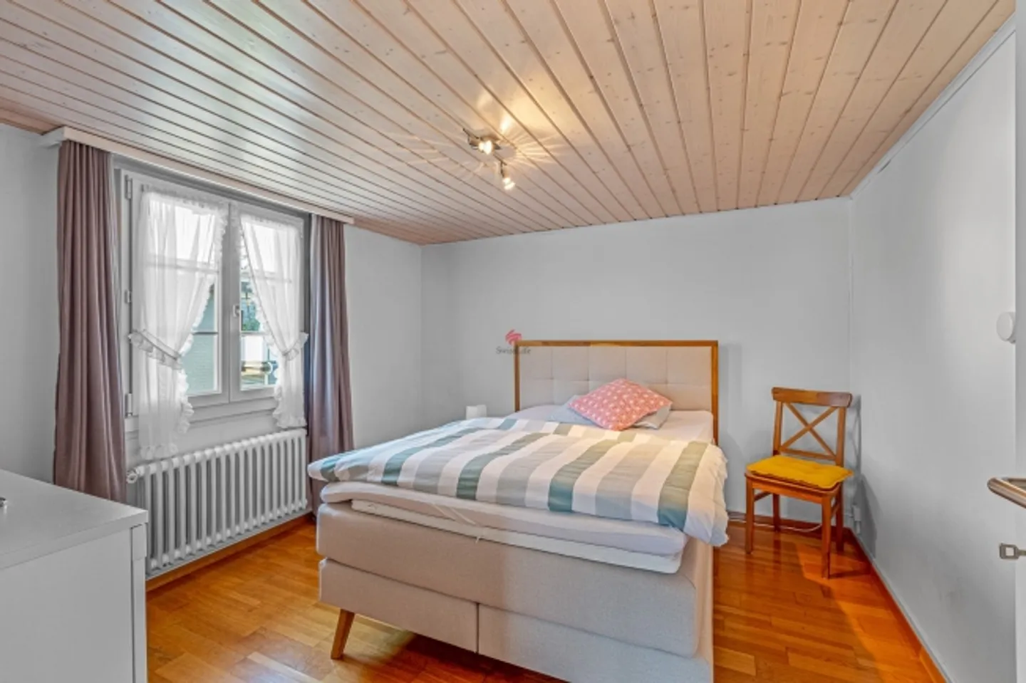 Cozy Schwyzerhüsli with Charm - Photo 8 of 12