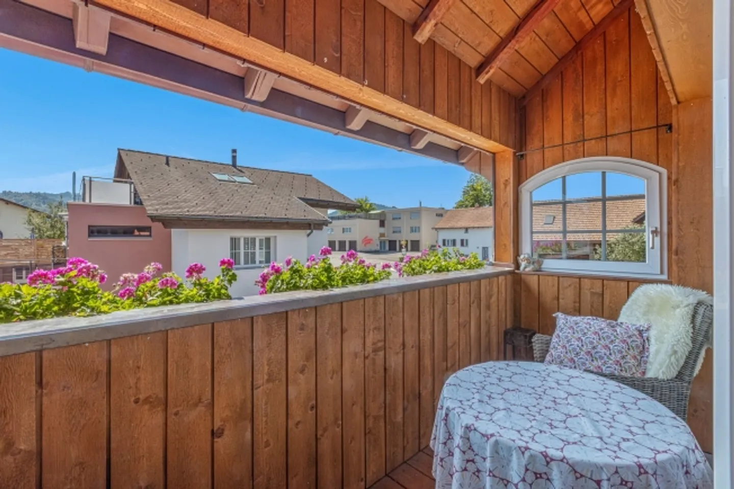 Cozy Schwyzerhüsli with Charm - Photo 10 of 12