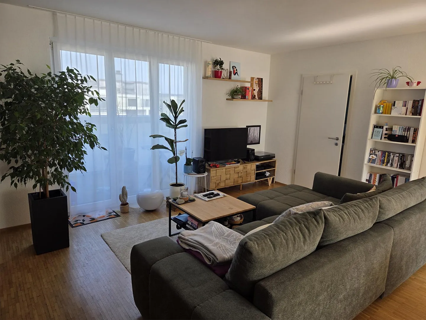 Charmante Wohnung mit Balkonen - Foto 2 von 11