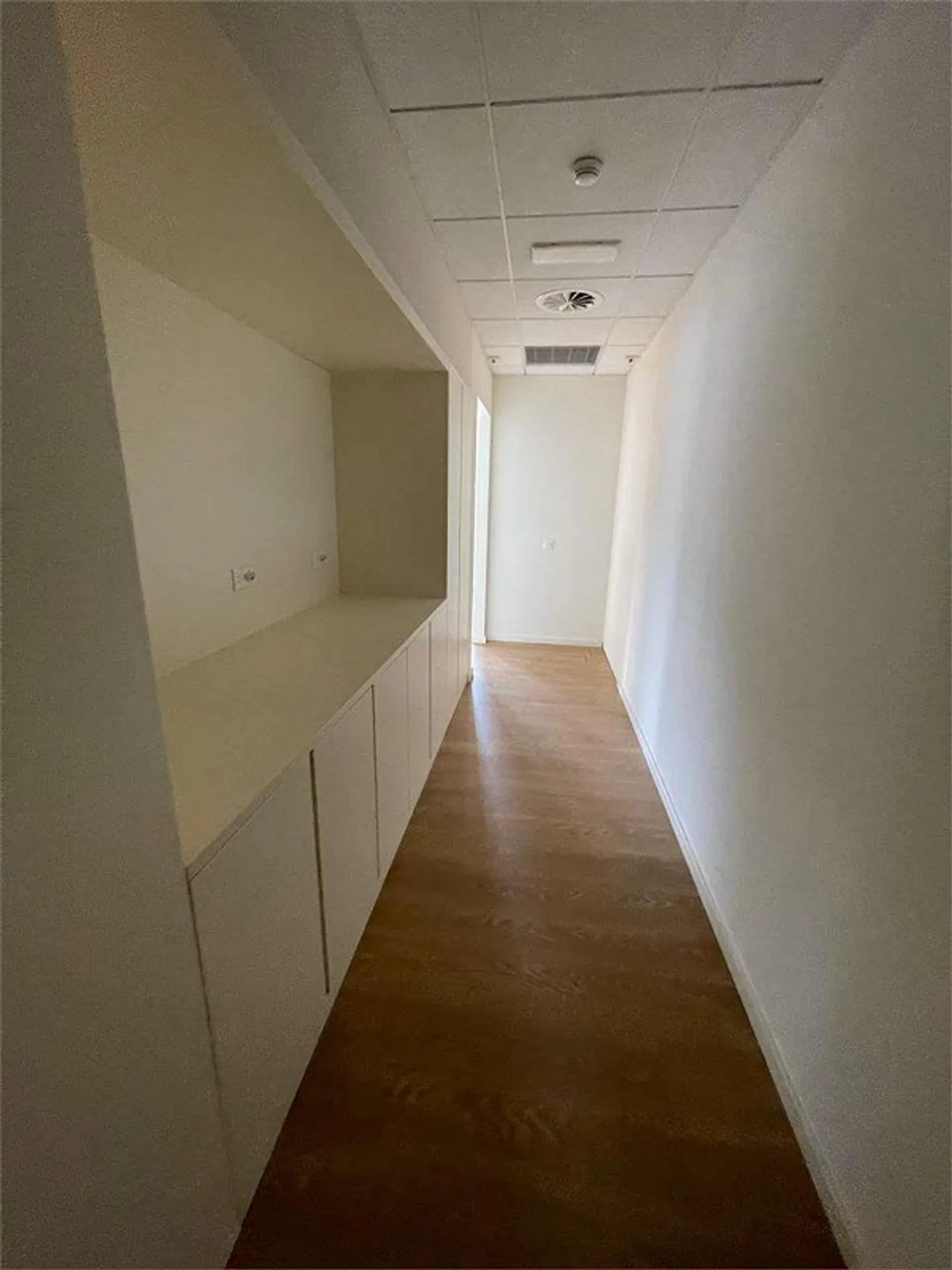 Affittiamo Spazi commerciali - manno - Foto 4 di 5