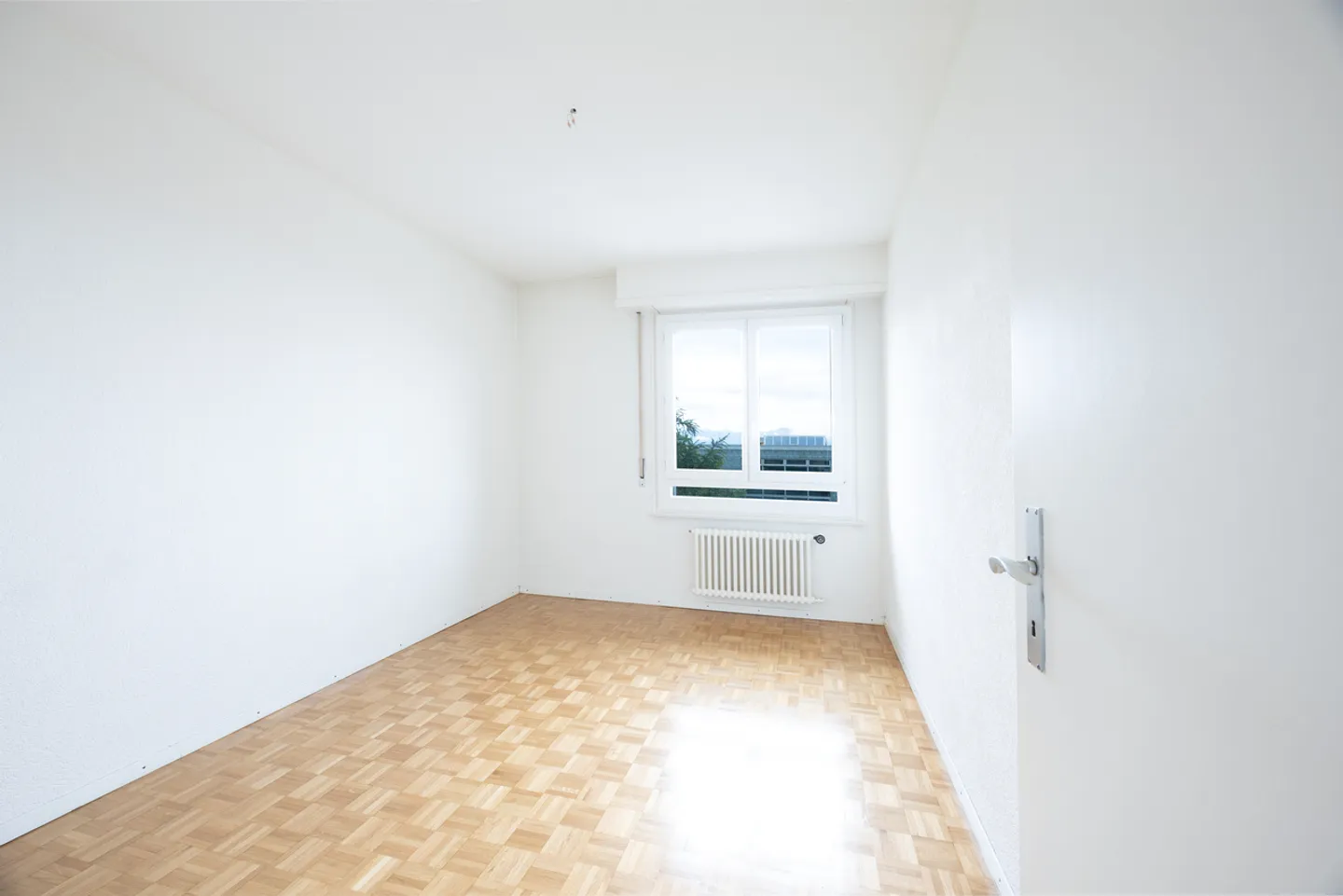 9 apartments out of 15 still available in the same building! - Photo 5 of 7