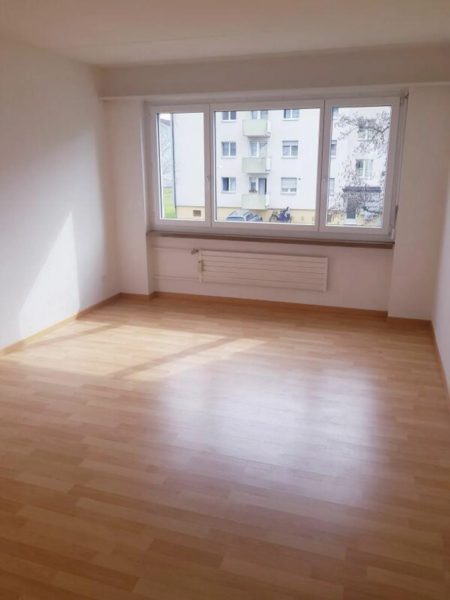 Geräumige Wohnung mit Balkon - Foto 5 von 6