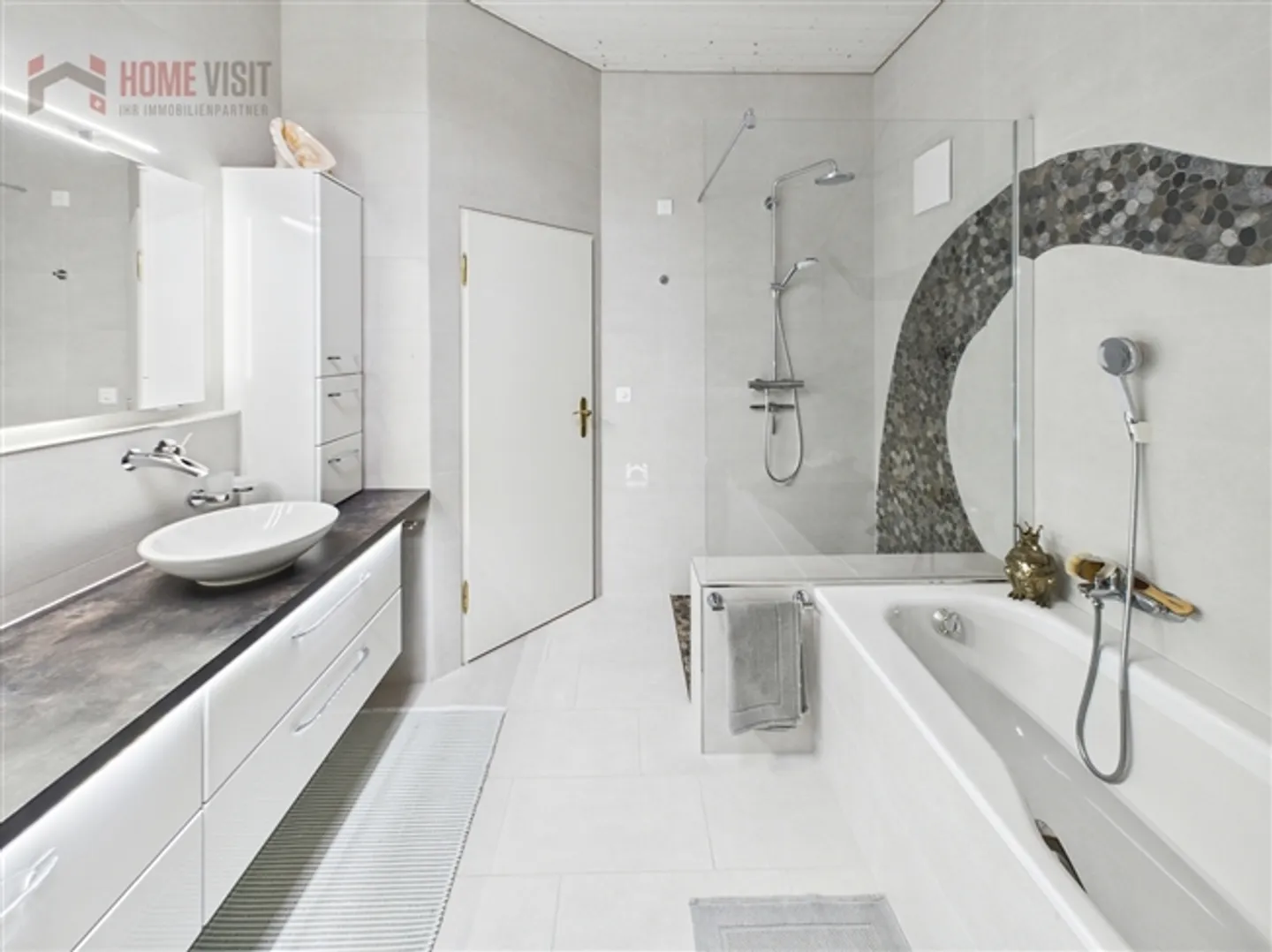 «Traumhafte Maisonette-Wohnung mit Charme, Komfort und Weitblick» - Foto 9 von 11