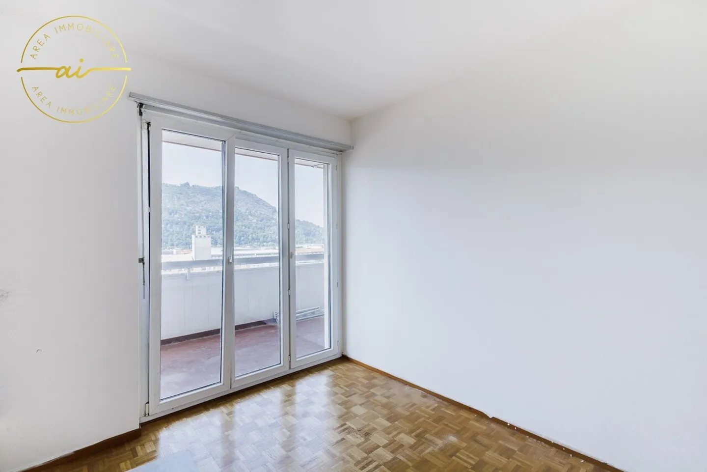 4.5-ROOM APARTMENT WITH TERRACE IN BALERNA - Photo 2 of 13