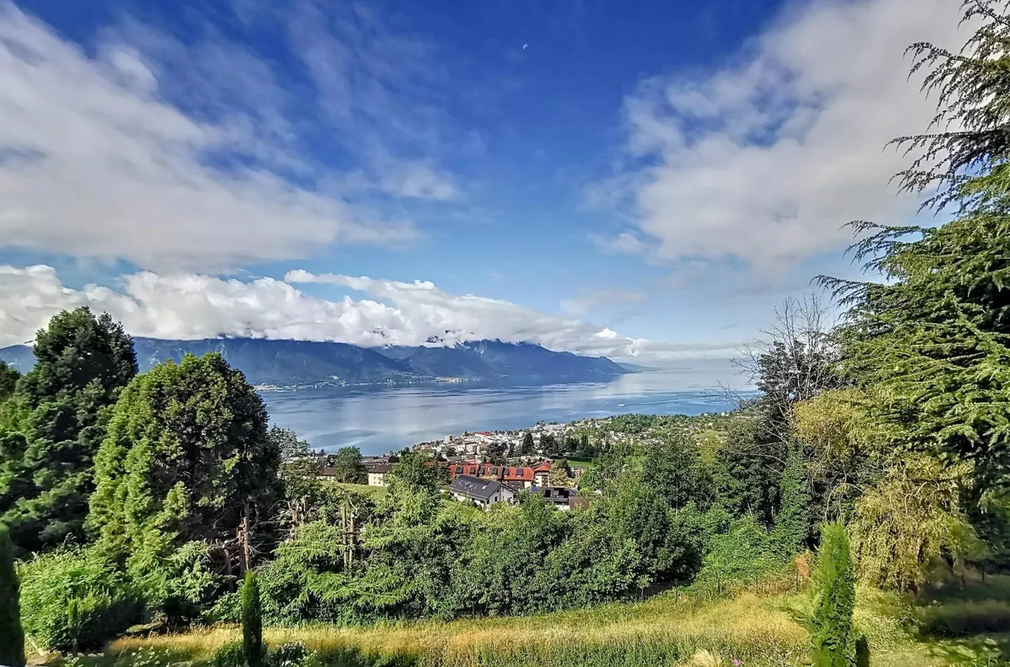 Stilvolle Villa mit Seeblick - Foto 2 von 7