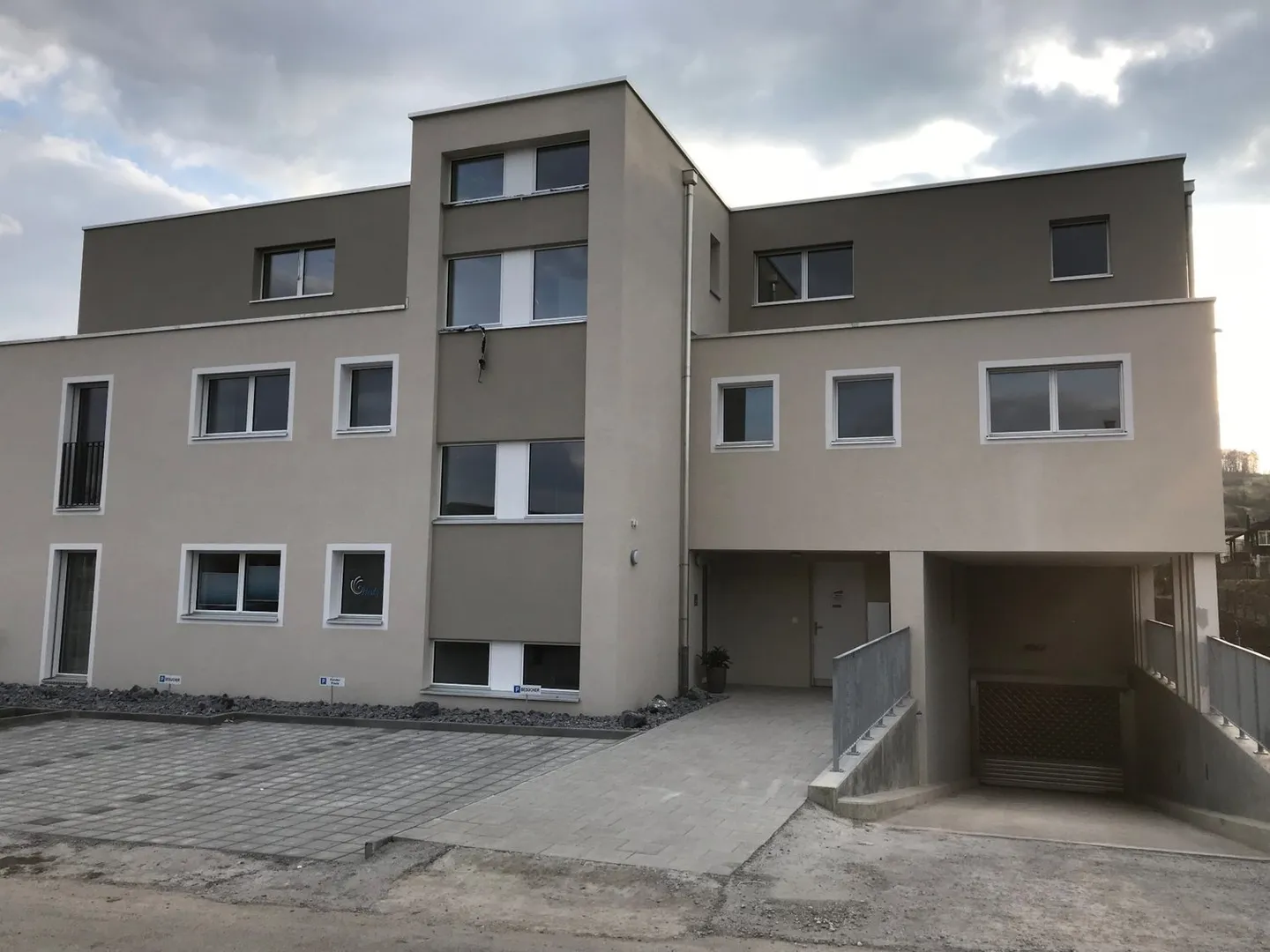 Moderno appartamento 3,5 locali nel bellissimo Hallau - Foto 1 di 8