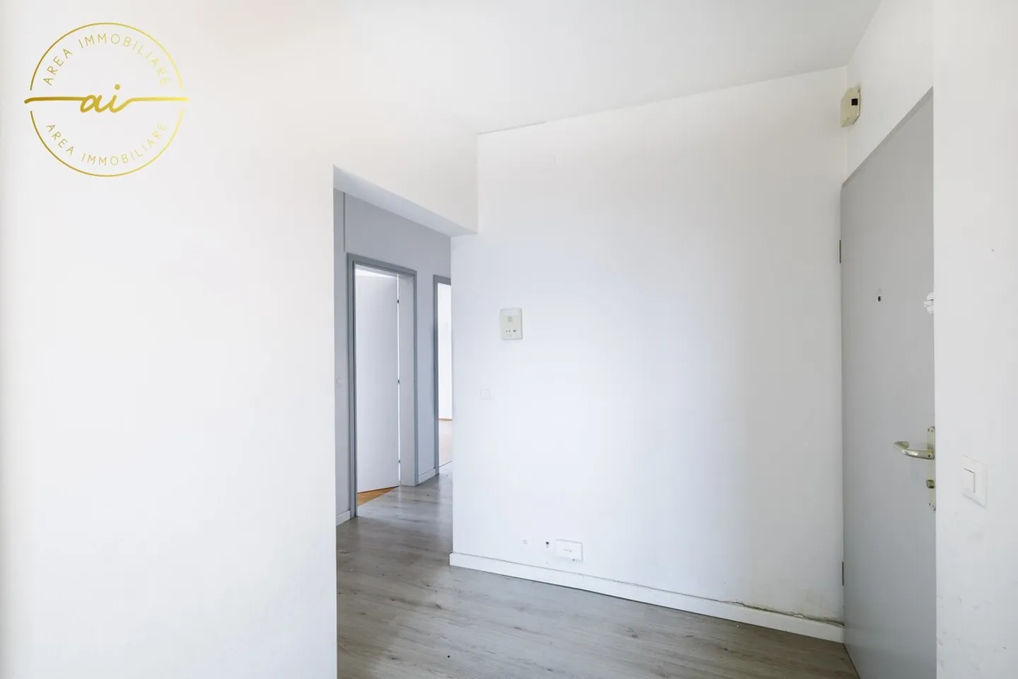 4.5-ROOM APARTMENT WITH TERRACE IN BALERNA - Photo 11 of 13