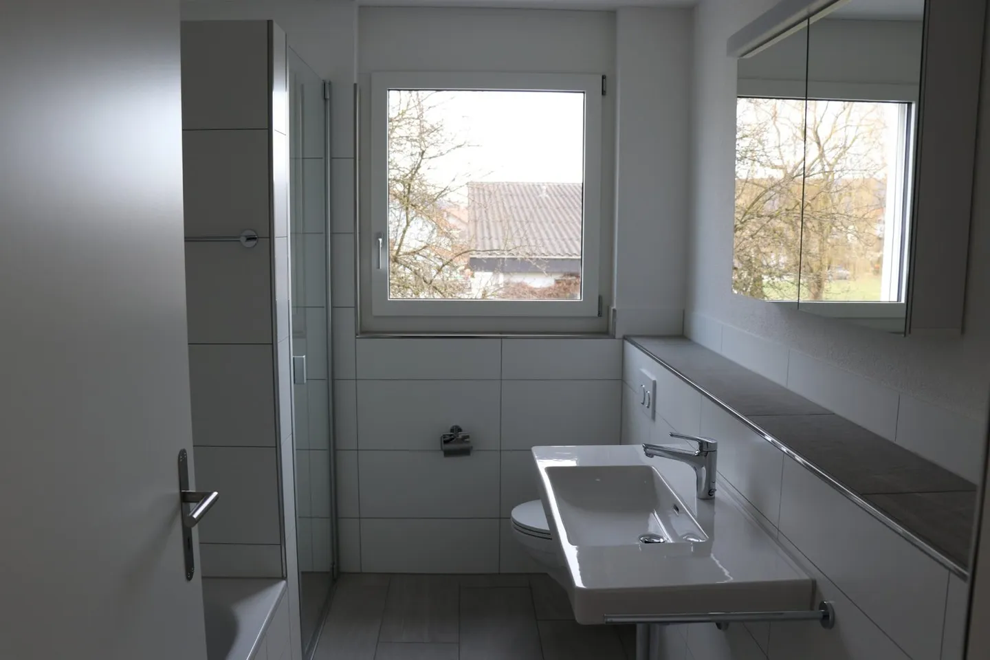 Moderno appartamento 3,5 locali nel bellissimo Hallau - Foto 3 di 8