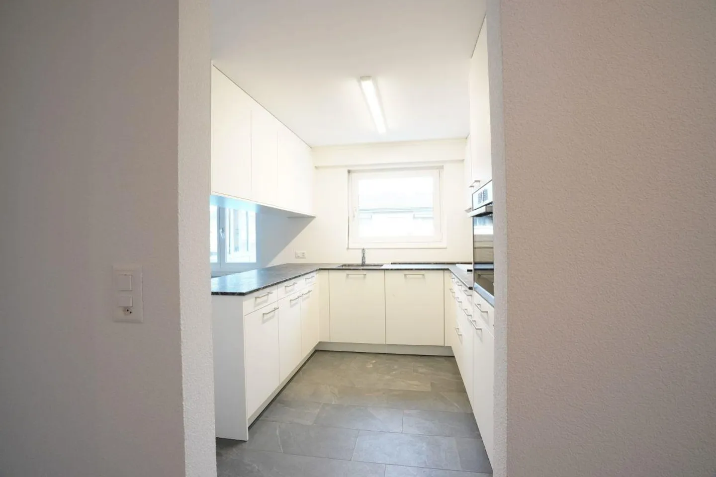 Geräumige Wohnung mit Wintergarten - Foto 2 von 14