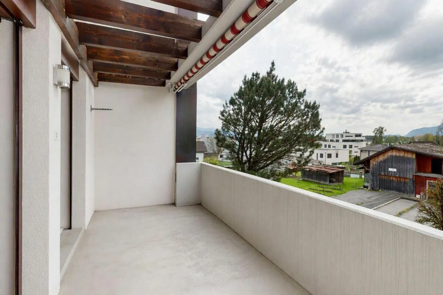 Attractive 4.5 Room Attic Apartment with a View - Photo 12 of 15