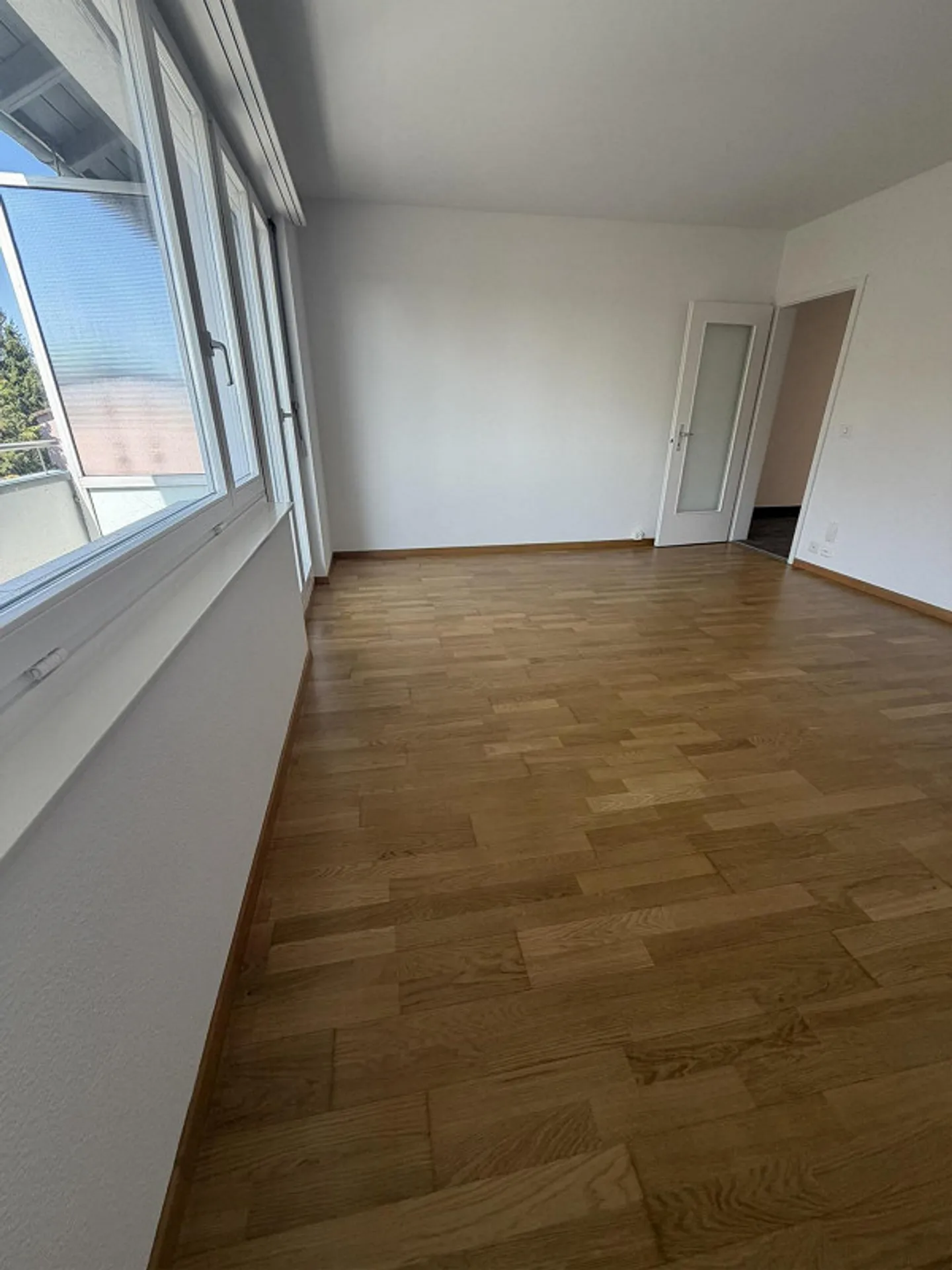 Appartement lumineux 4 pièces avec balcon - Photo 4 sur 11