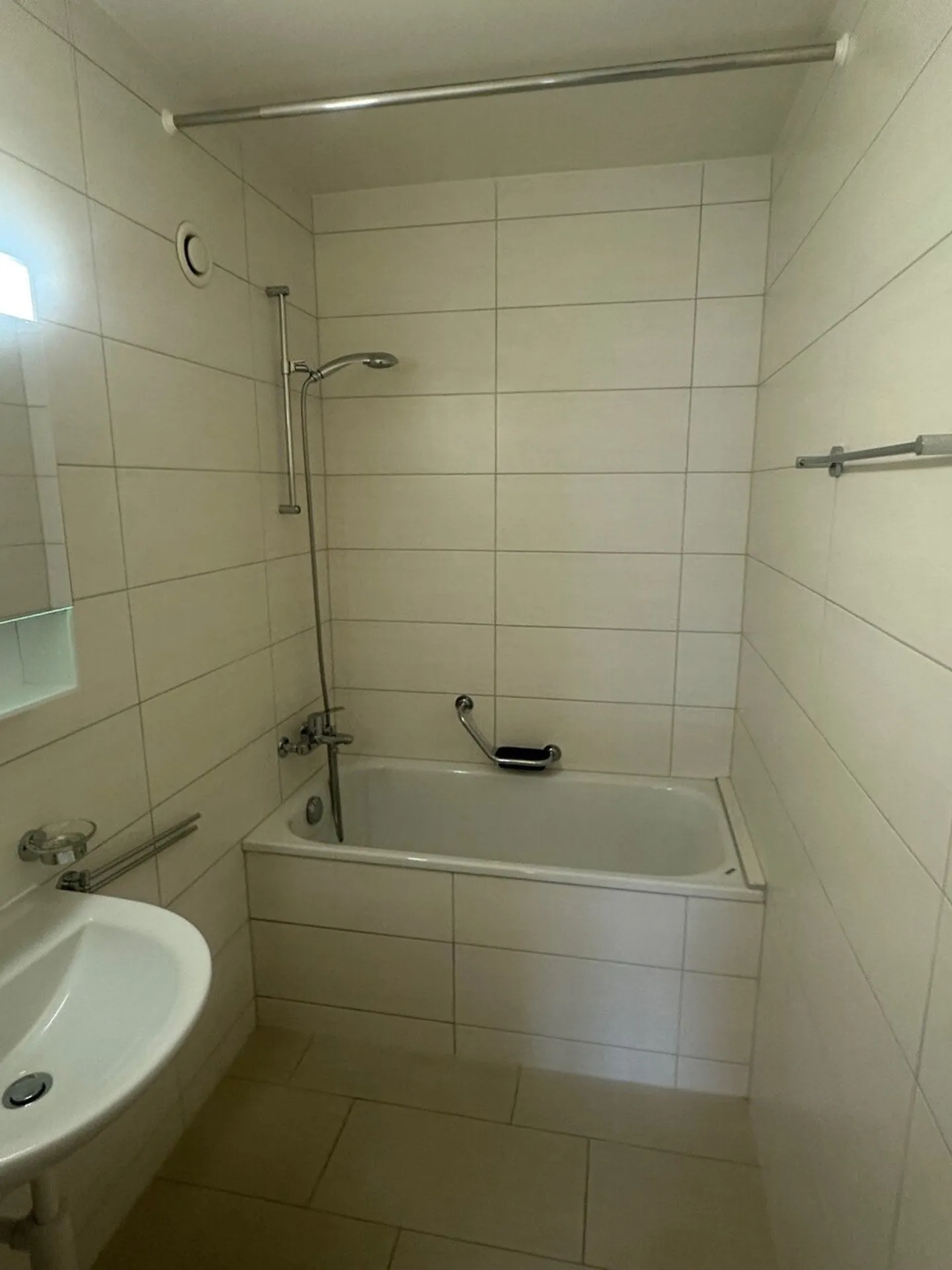Wohnung mit 3.0 Zimmern im 2. Stock - Foto 3 von 5