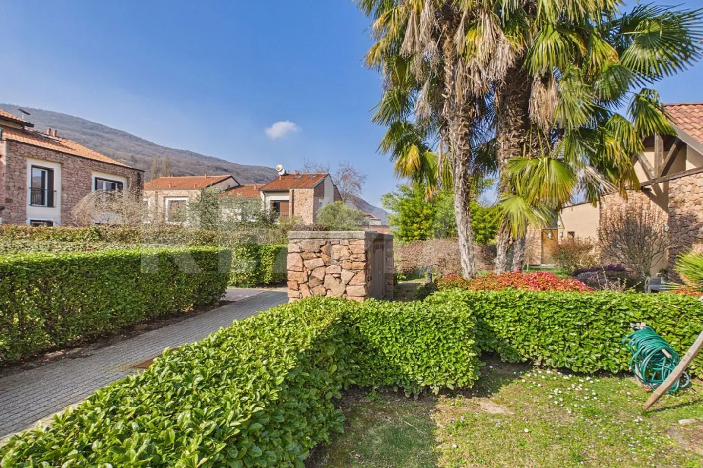 Cuasso - Italy: Beautiful 4½-room house with stunning lake view and boat space - Photo 4 of 13