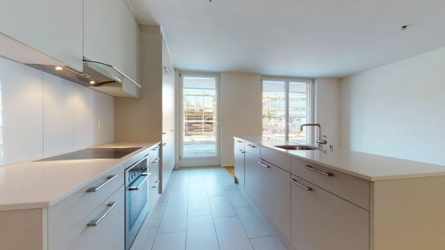 Spacious apartment in an urban neighborhood - Photo 2 of 9