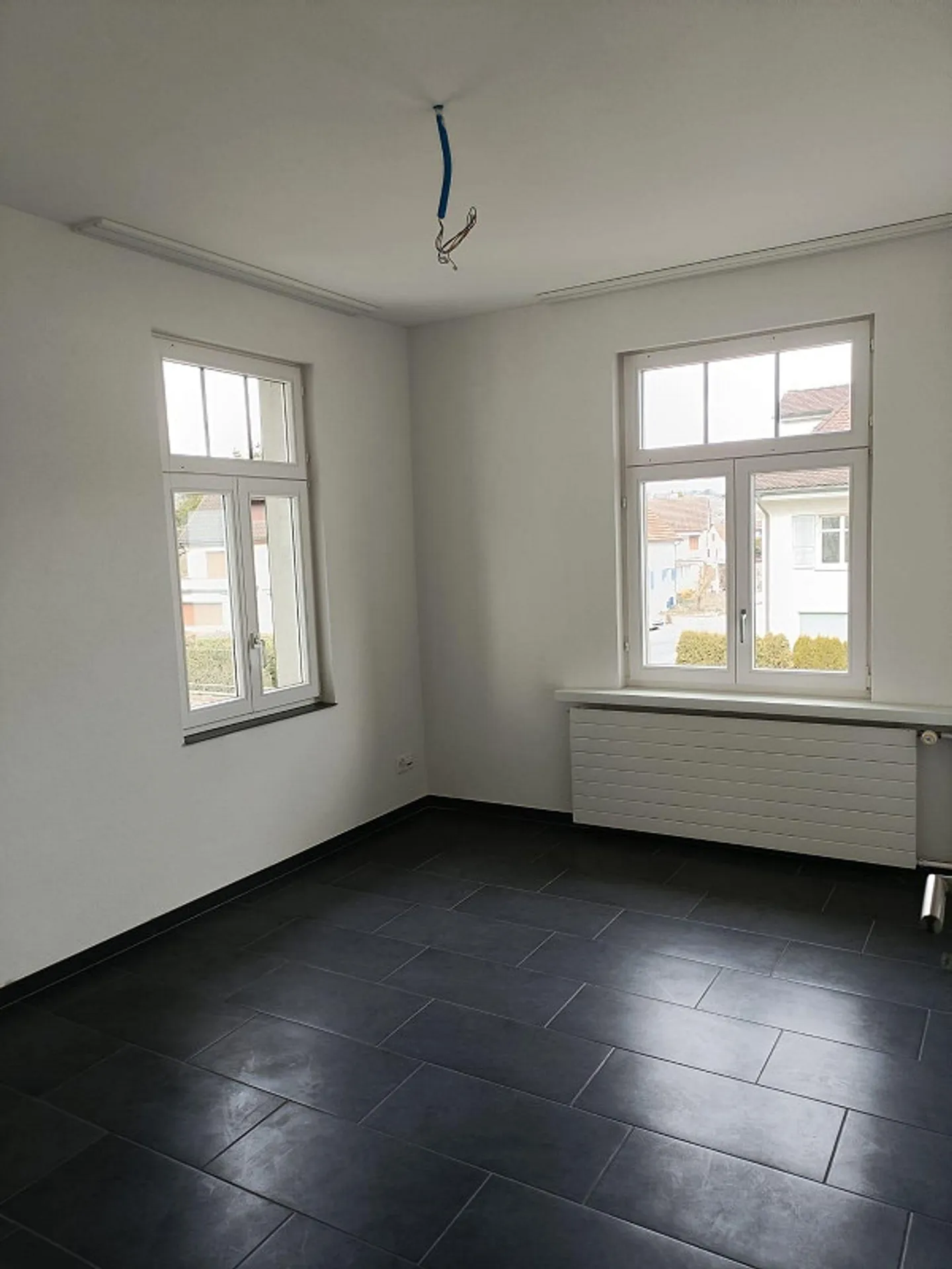 Appartamento di 4,5 locali, spazioso e appena ristrutturato con ampia terrazza - Foto 2 di 6
