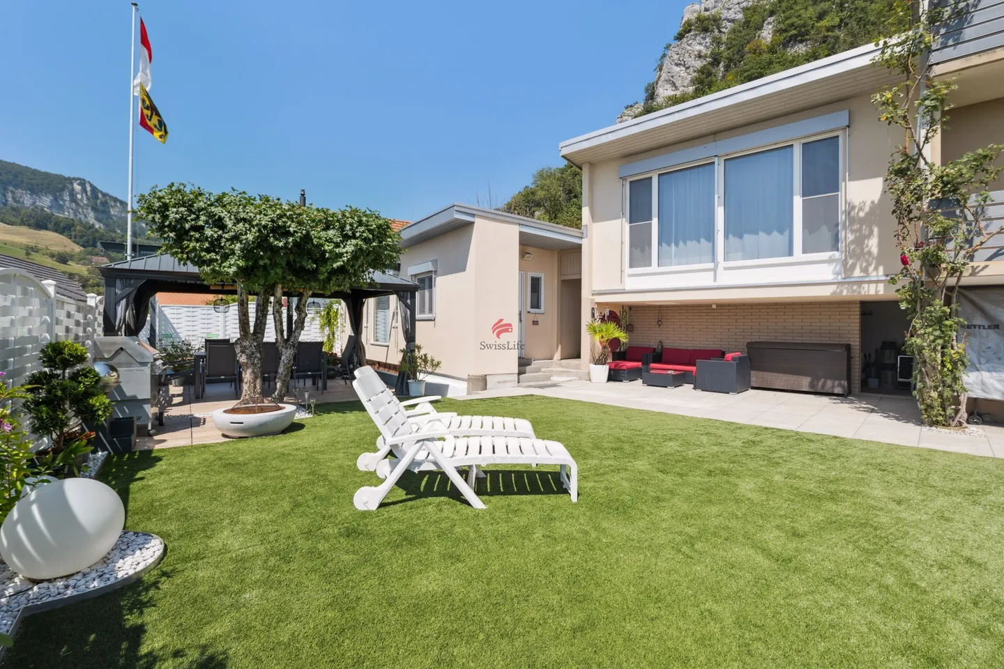 La tua oasi di benessere con piscina e grande giardino ti aspetta! - Foto 1 di 26
