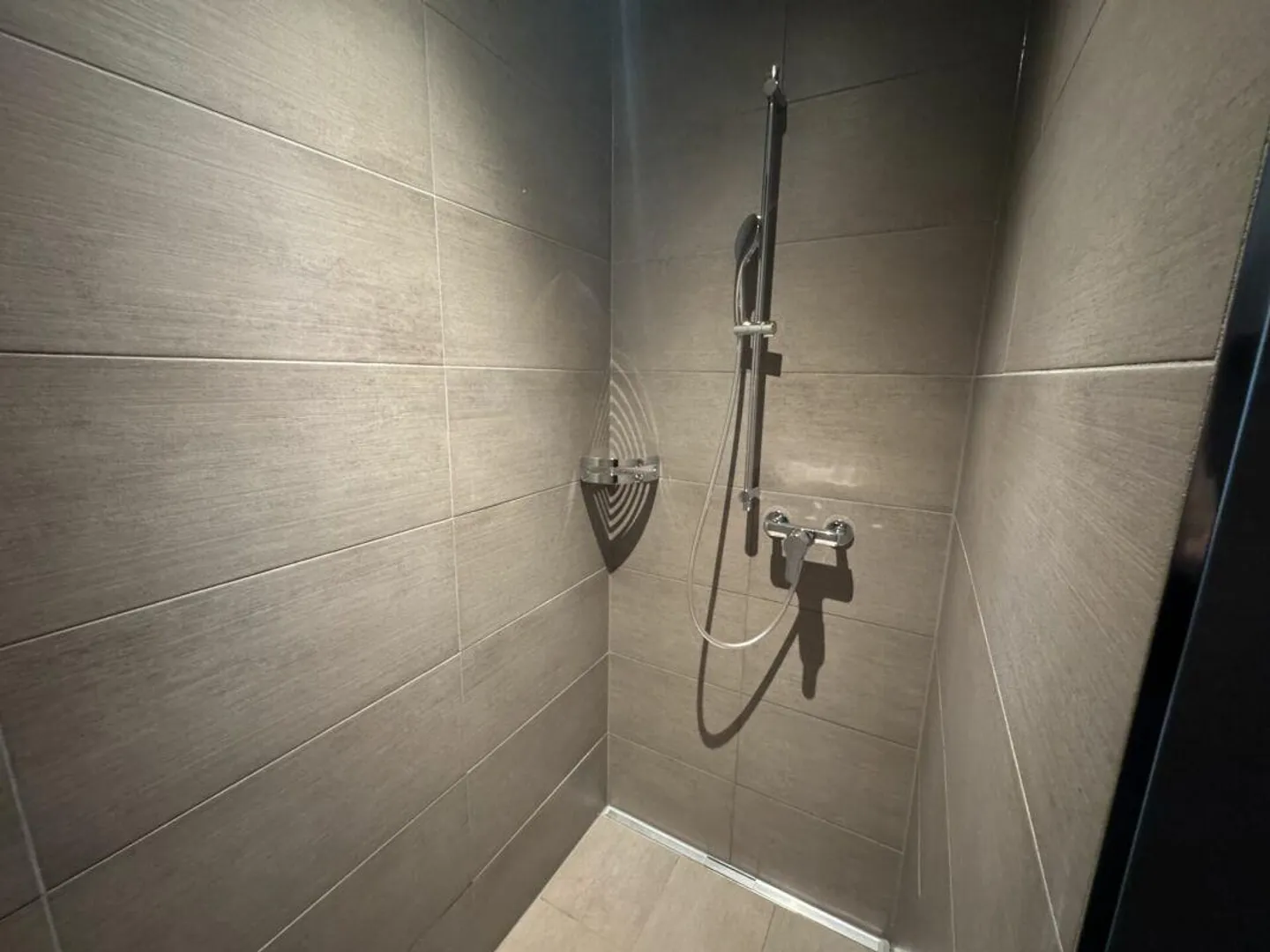 *moderne 4 1/2-Zimmerwohnung im 2. Stock* - Foto 9 von 14