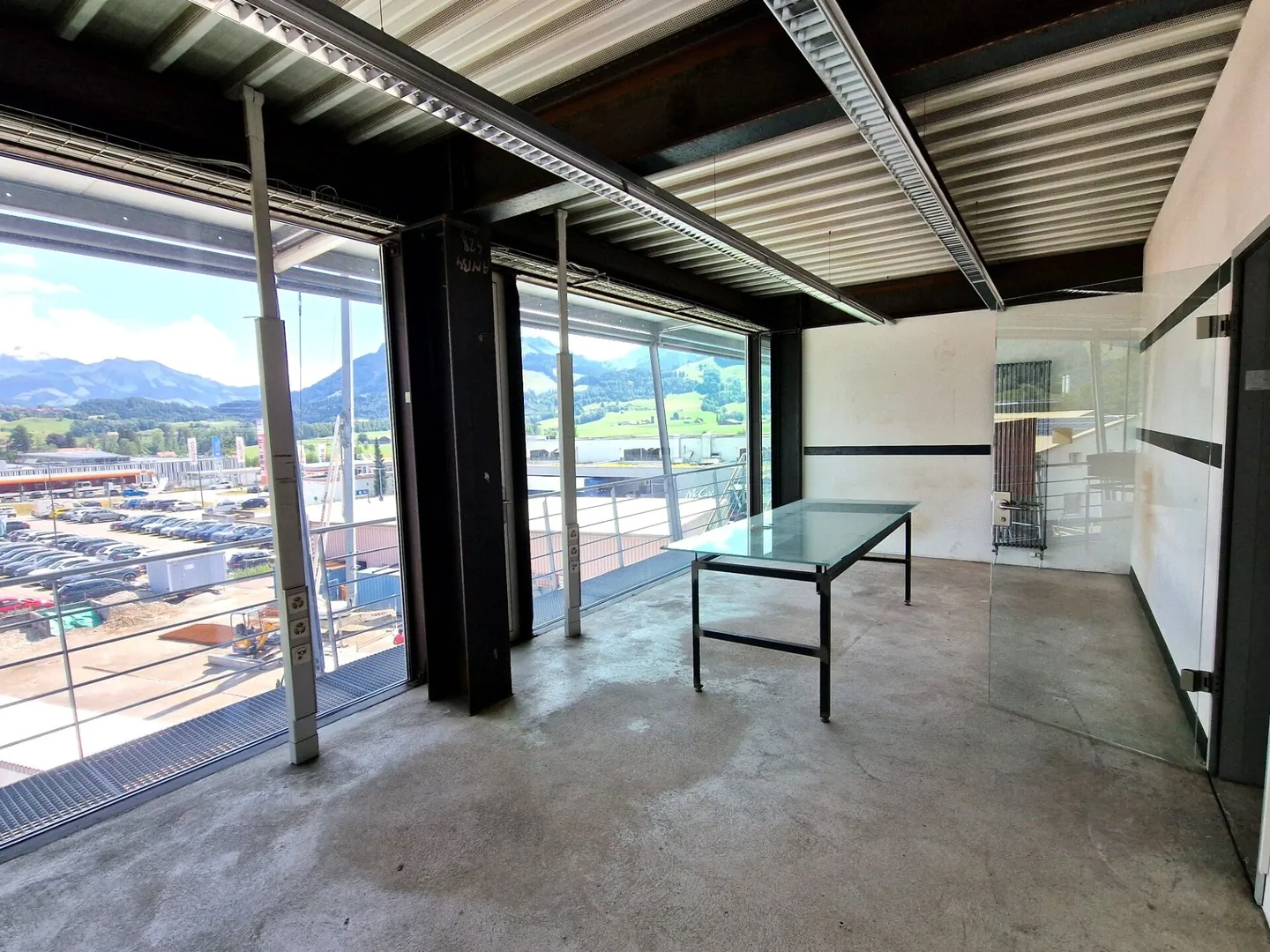 La Tour-de-Trême - Spazio amministrativo di 400 m2 al 1° piano - Foto 5 di 6
