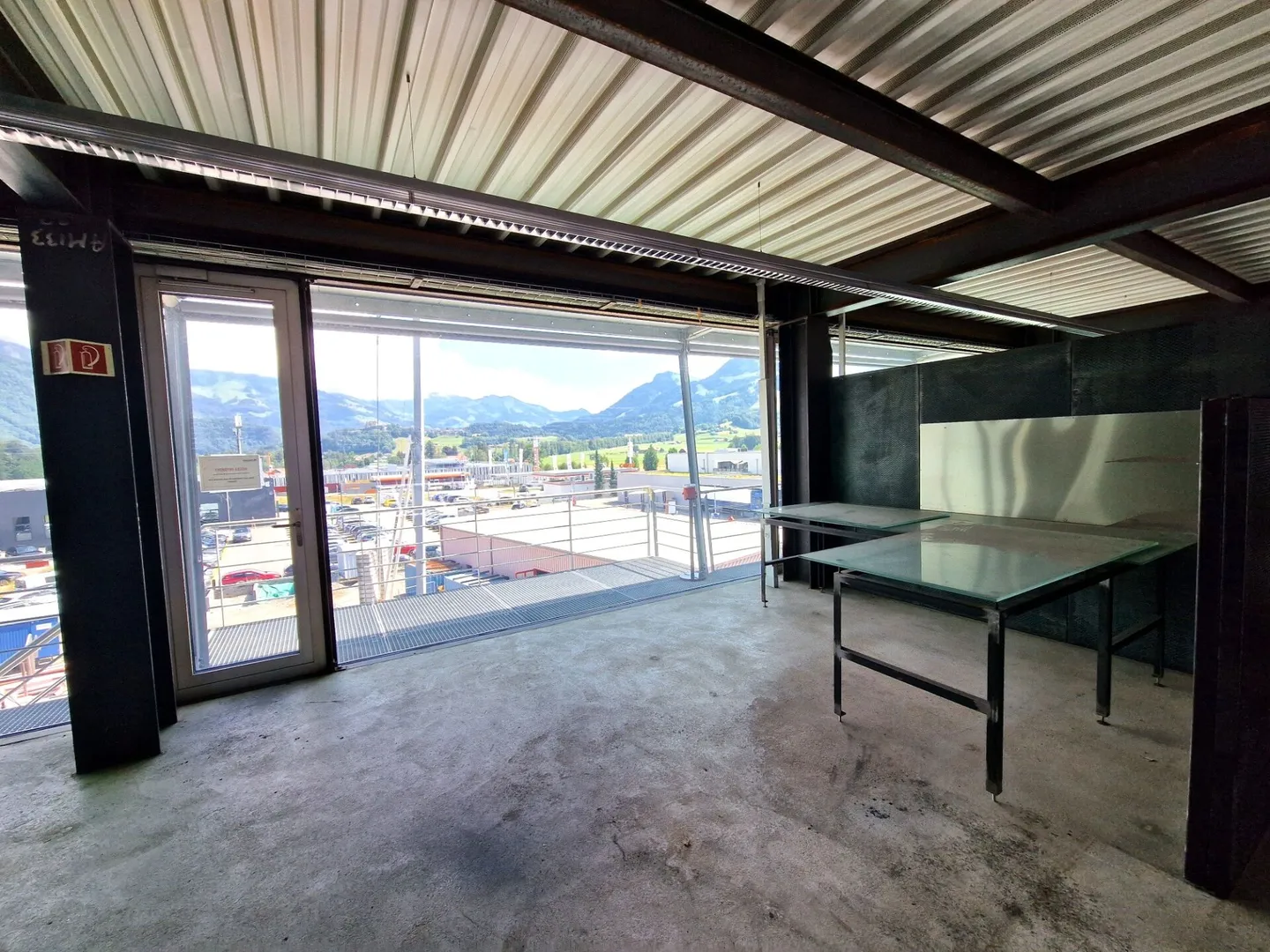 La Tour-de-Trême - Spazio amministrativo di 400 m2 al 1° piano - Foto 3 di 6