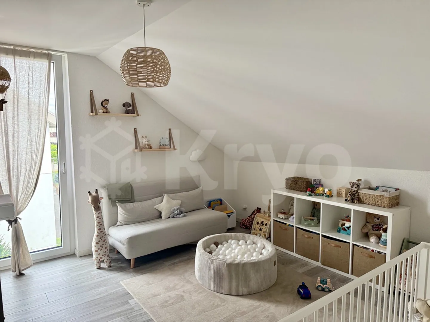 Beautiful spacious and bright apartment with balcony - Photo 3 of 4