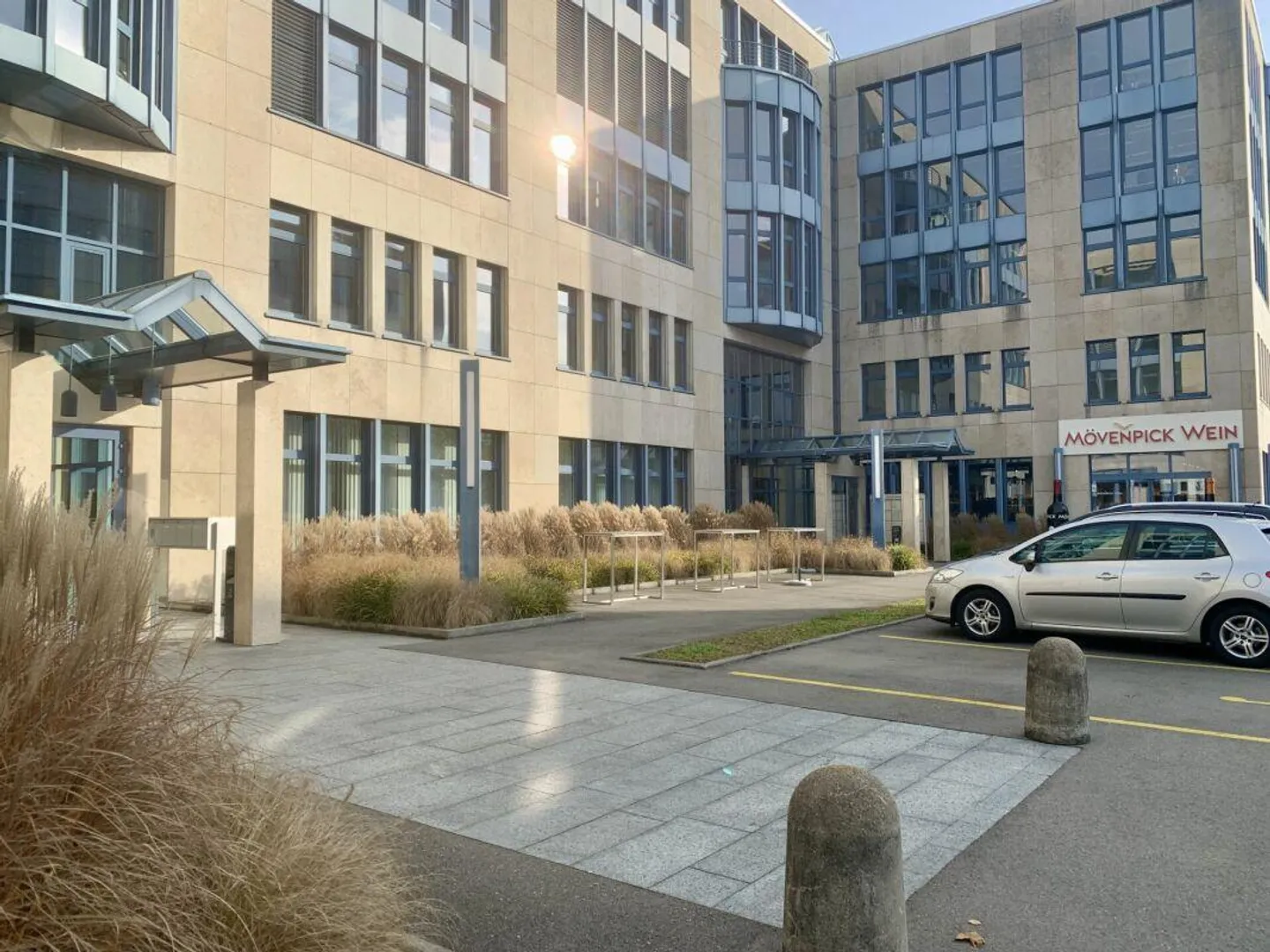 Representative office space 295 m2 on the 4th floor - Grundstrasse 14, Rotkreuz - Photo 1 of 16