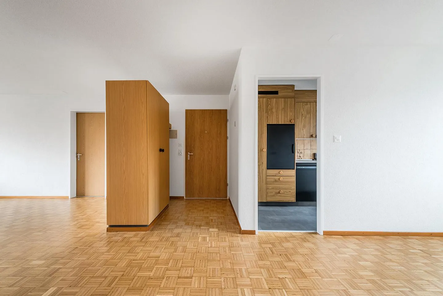 Charming Apartment in Central Location - Photo 1 of 8