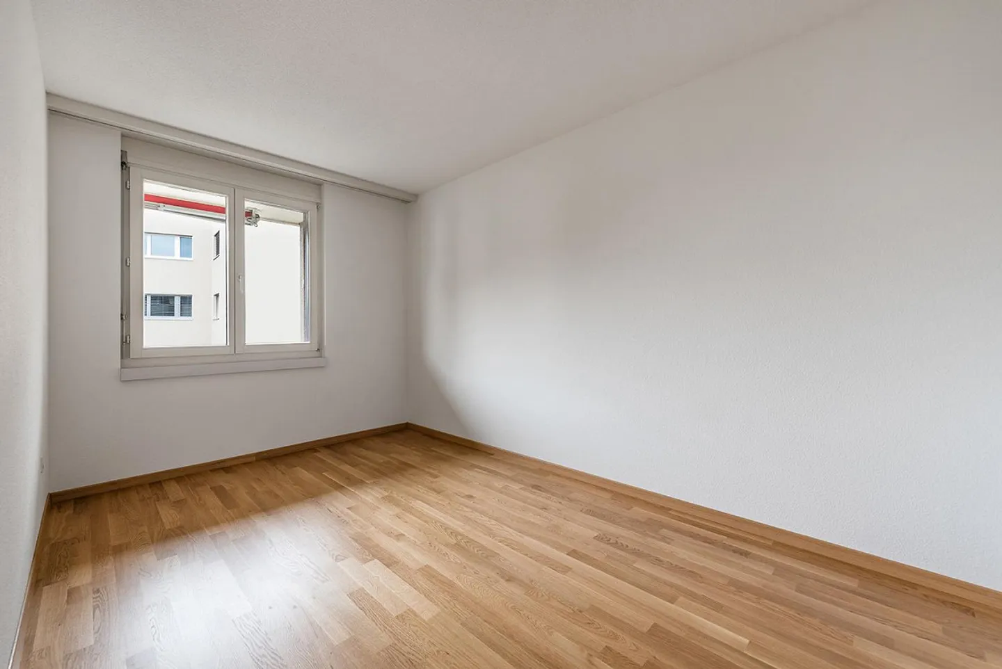 Charming Apartment in Central Location - Photo 5 of 8