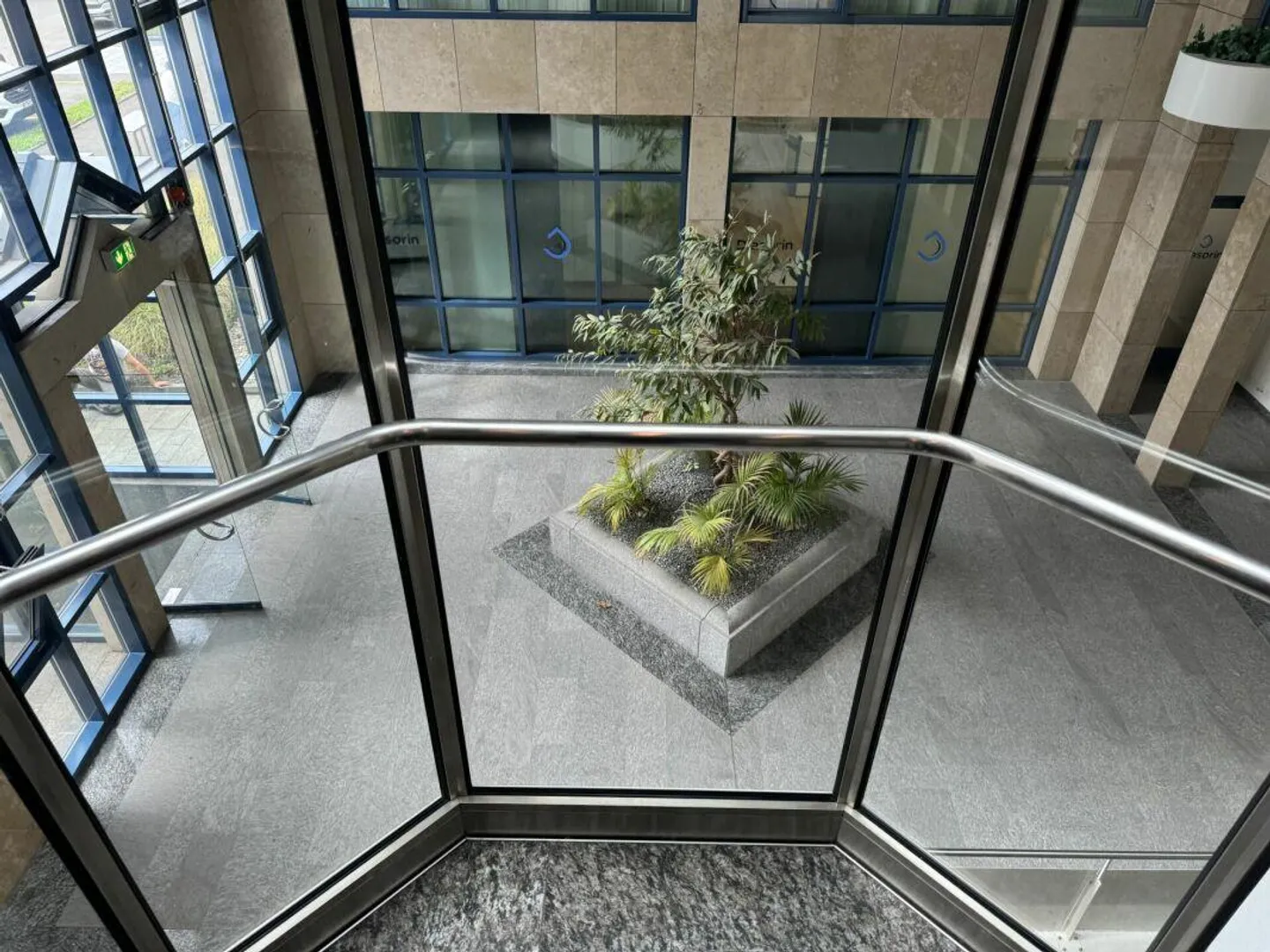 Representative office space 295 m2 on the 4th floor - Grundstrasse 14, Rotkreuz - Photo 6 of 16